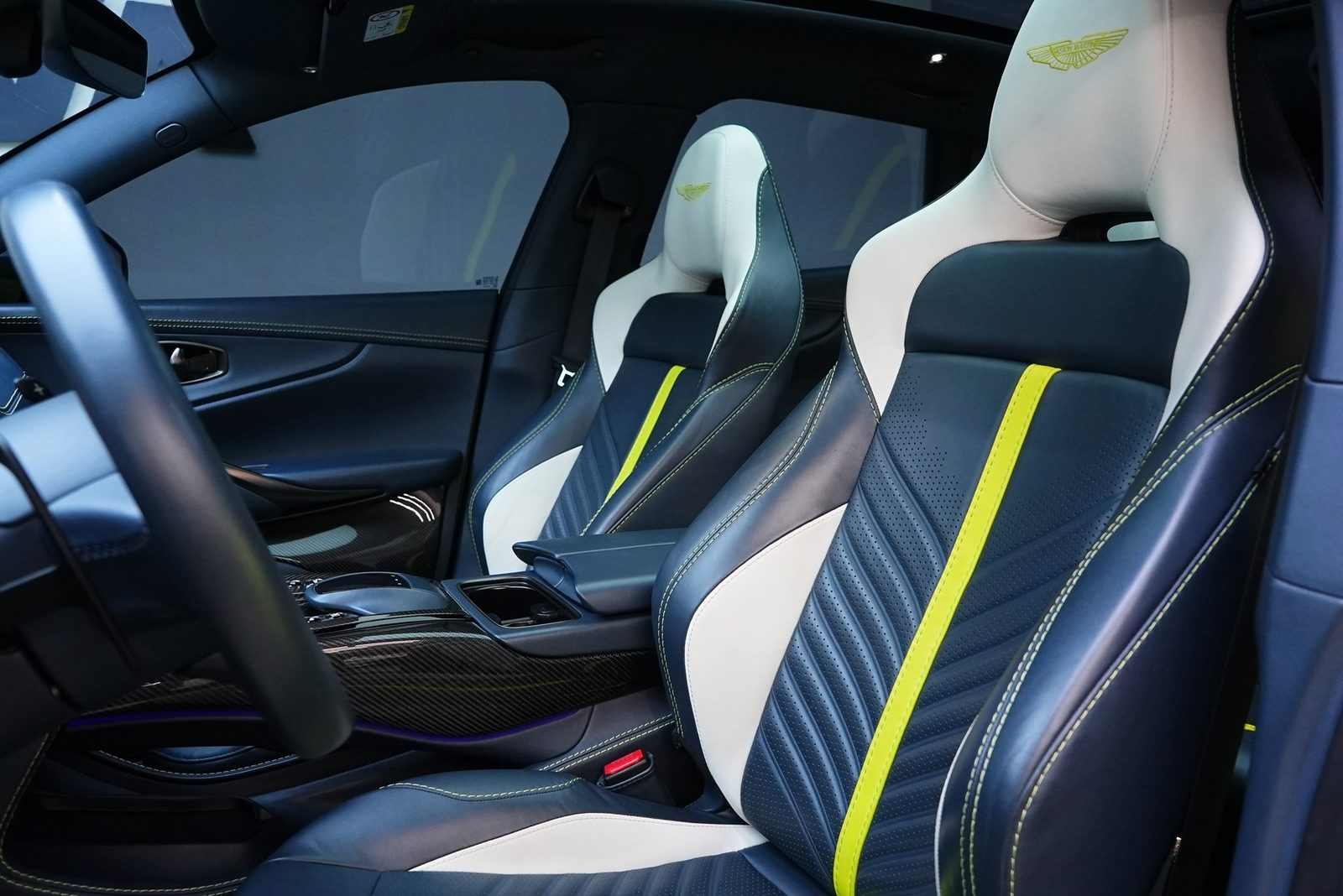 Аренда Aston Martin DBX 707 в Дубае — фото 7