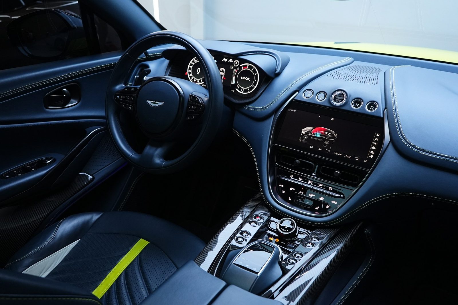 Аренда Aston Martin DBX 707 в Дубае — фото 6
