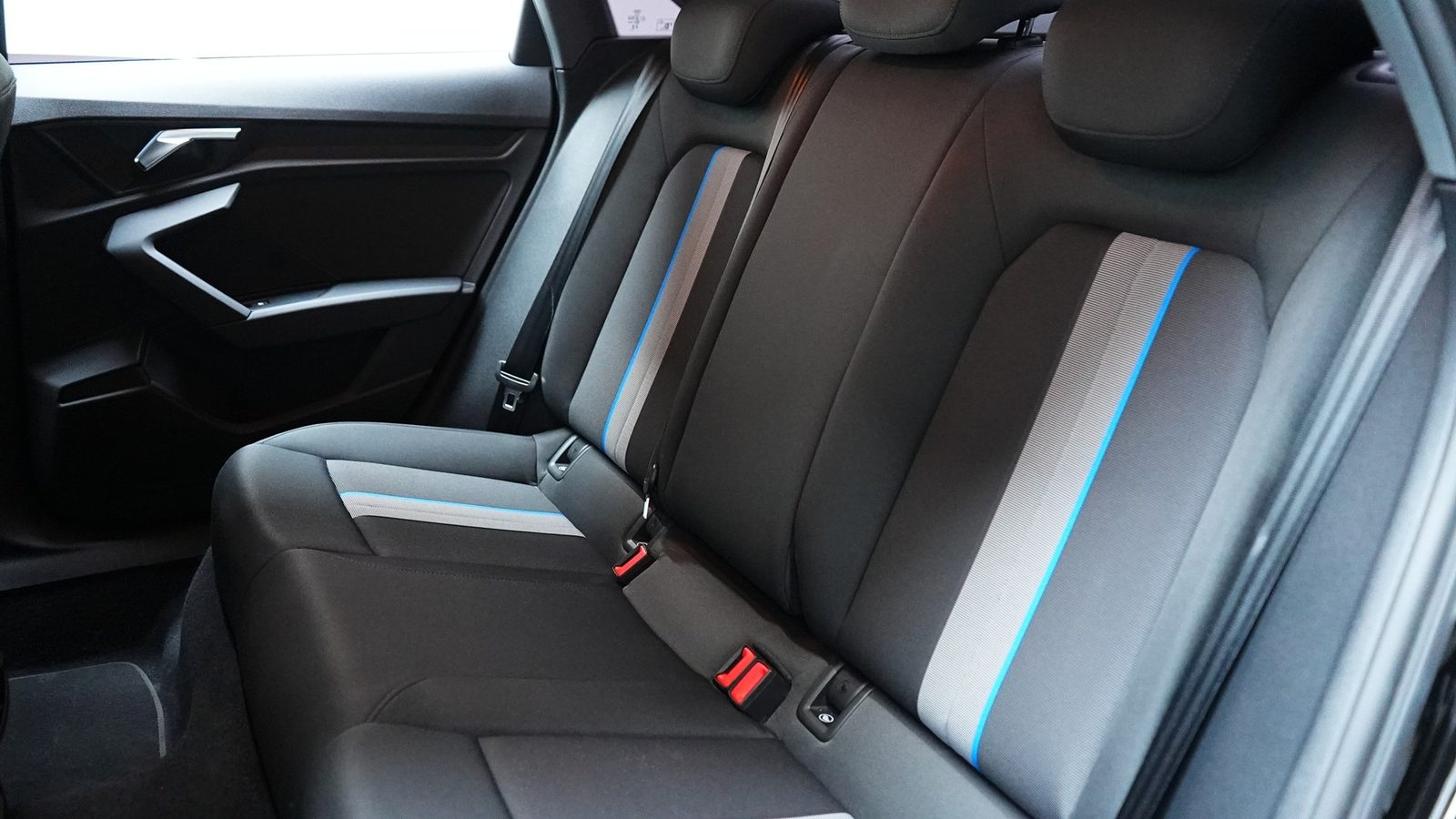 Аренда Audi A3 в Дубае — фото 8