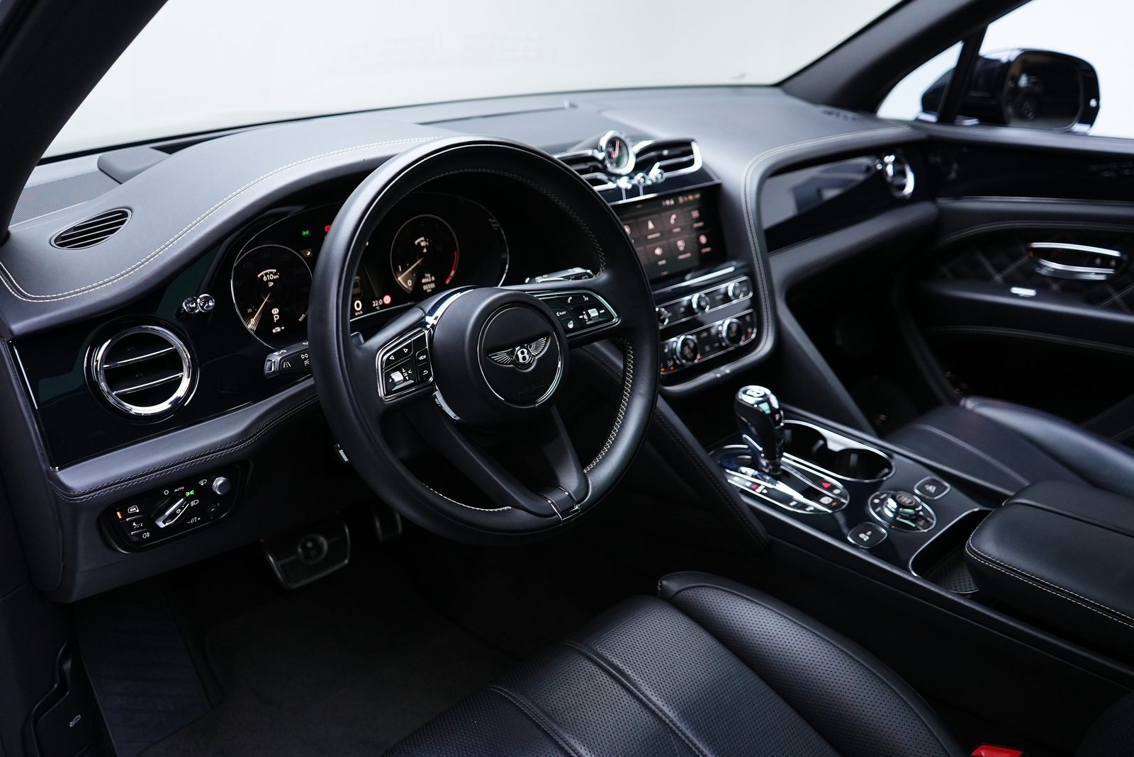 Аренда Bentley Bentayga в Дубае — фото 6
