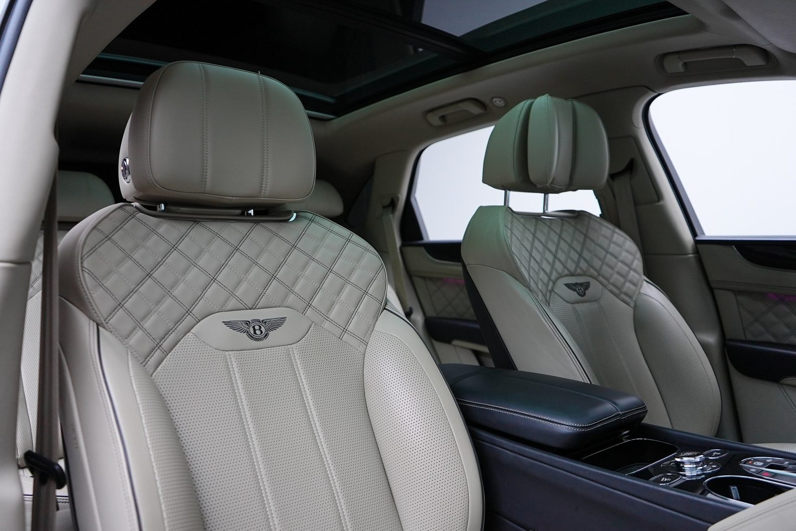 Аренда Bentley Bentayga в Дубае — фото 7