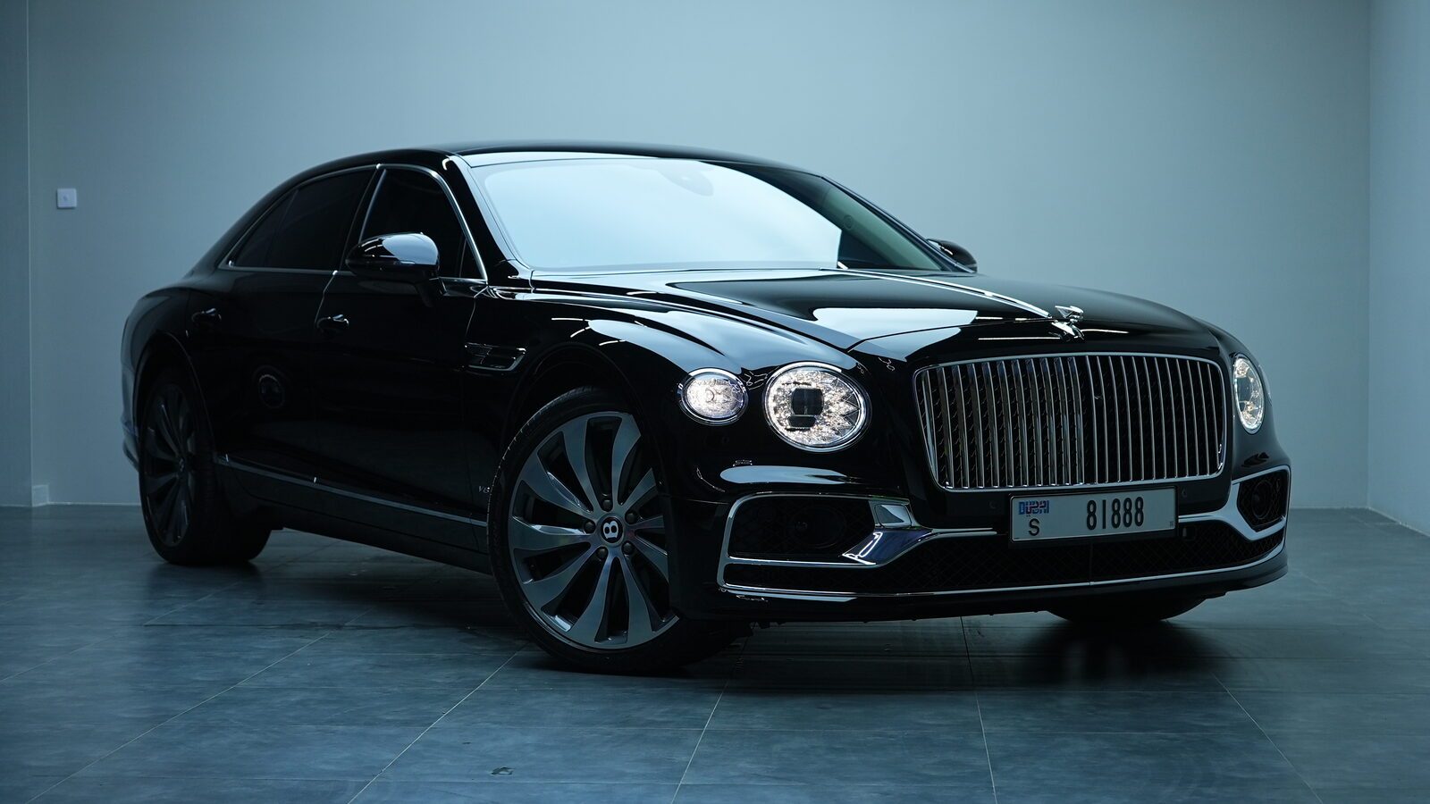 Аренда Bentley Flying Spur в Дубае