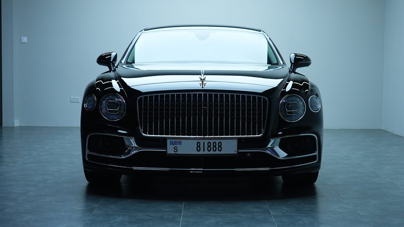 Аренда Bentley Flying Spur в Дубае — фото 4