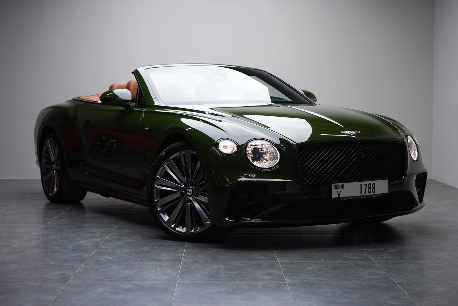 Аренда Bentley Continental GTC в Дубае — фото 1