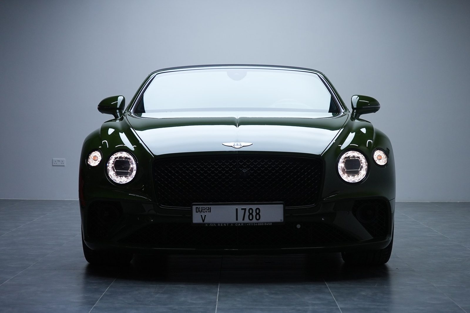 Аренда Bentley Continental GTC в Дубае — фото 4
