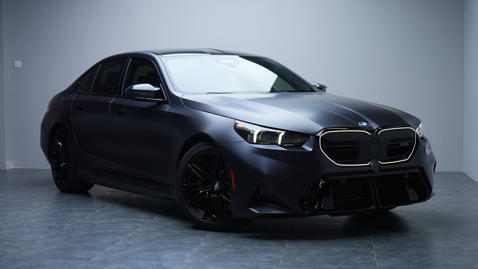 Аренда BMW M5 в Дубае