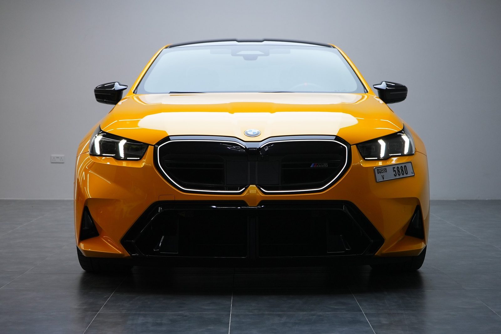 Аренда BMW M5 в Дубае — фото 4