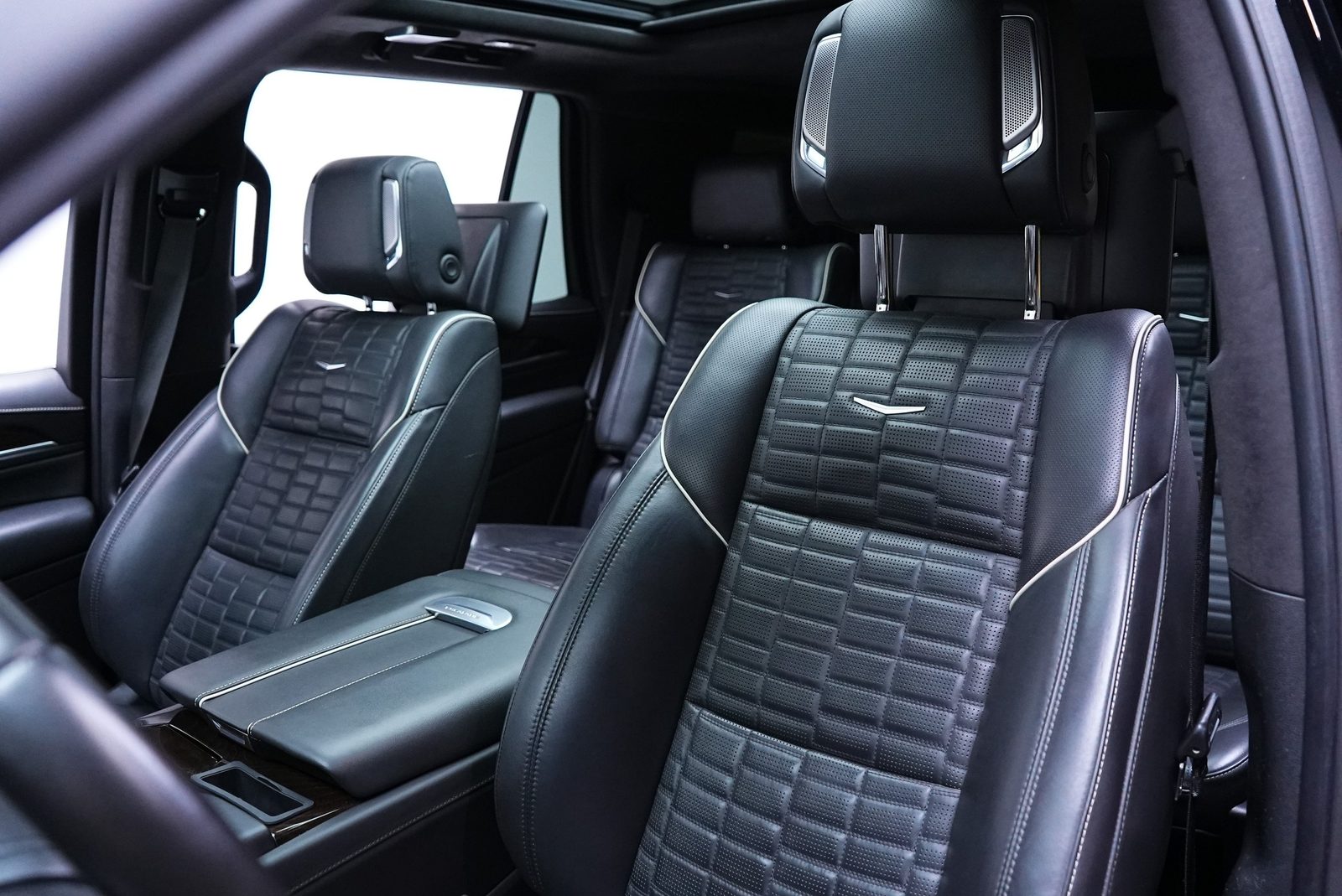 Аренда Cadillac Escalade Platinum Sport в Дубае — фото 7