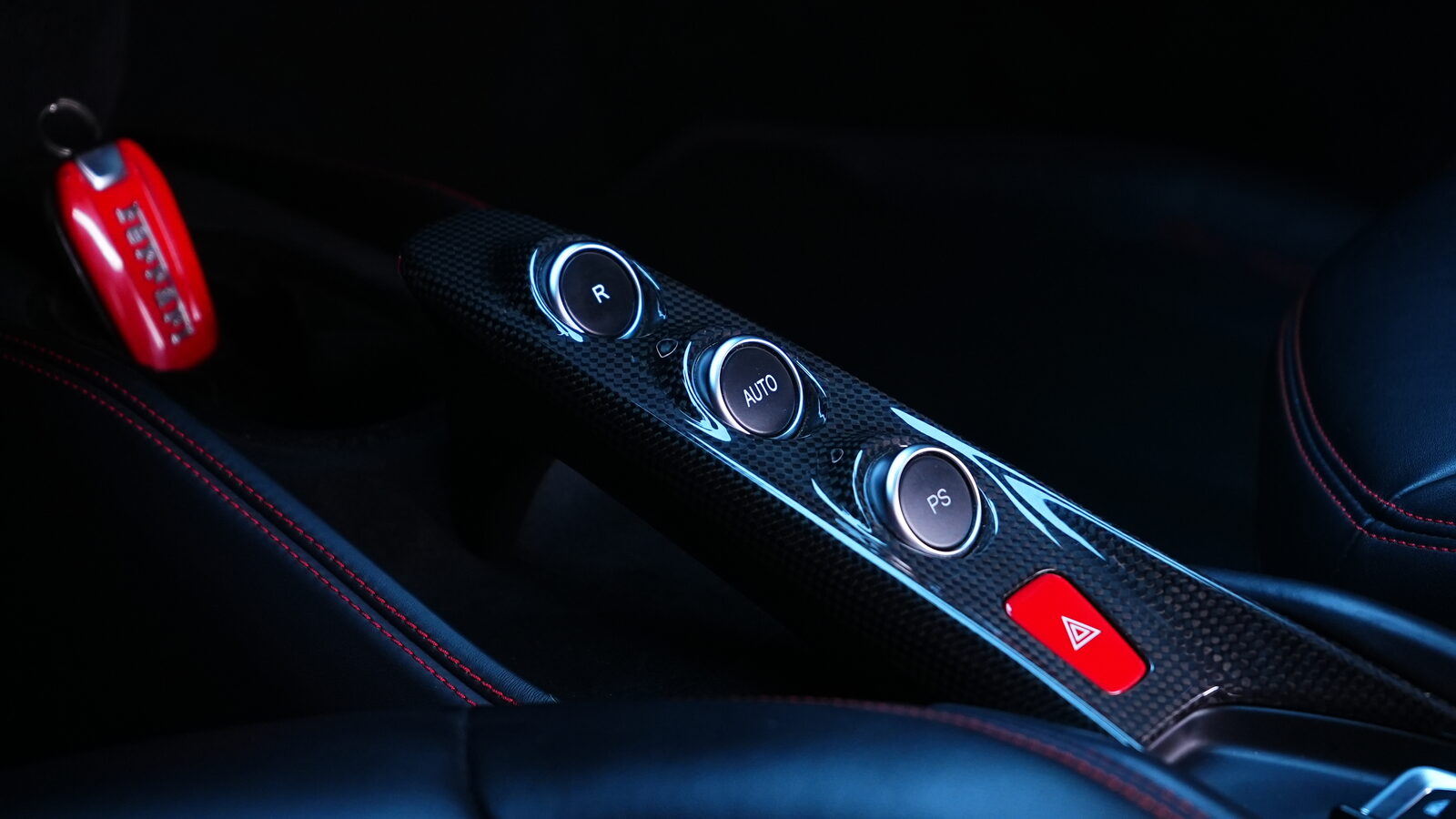 Аренда Ferrari F8 Tributo в Дубае — фото 8