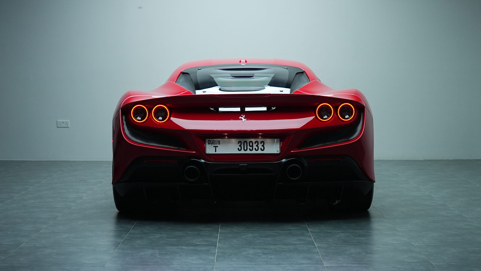 Аренда Ferrari F8 Tributo в Дубае — фото 5