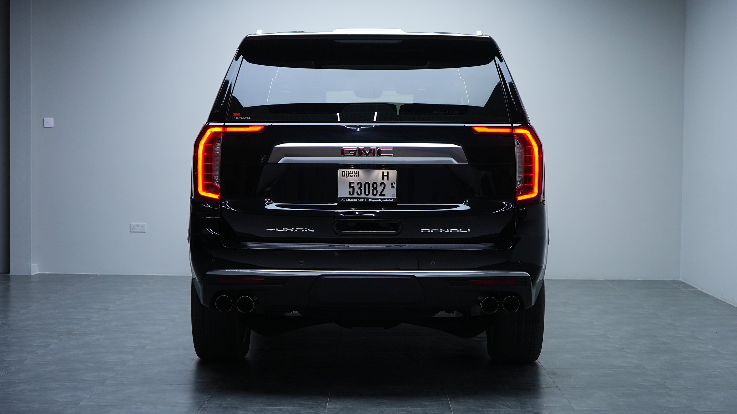 Аренда GMC Yukon Denali в Дубае — фото 5