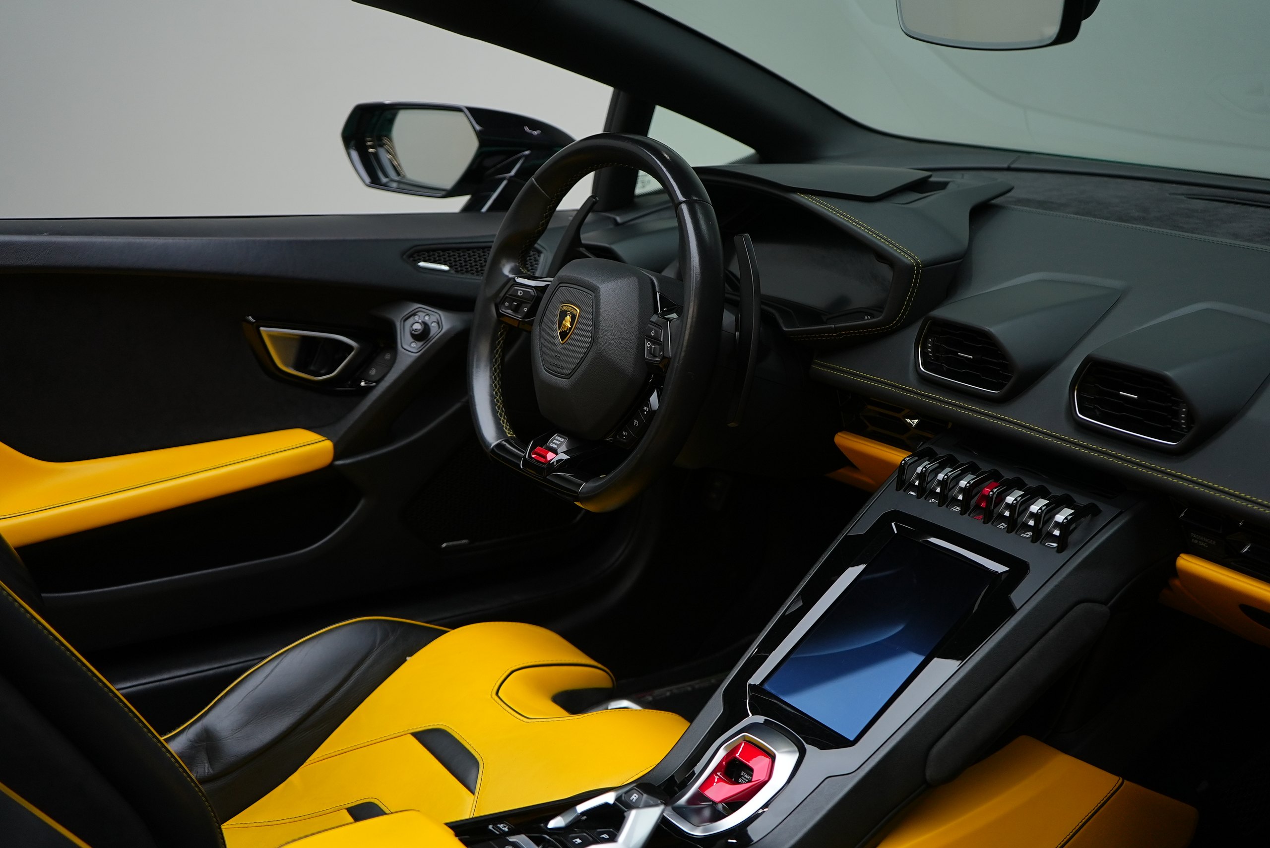 Аренда Lamborghini Huracan EVO в Дубае — фото 6