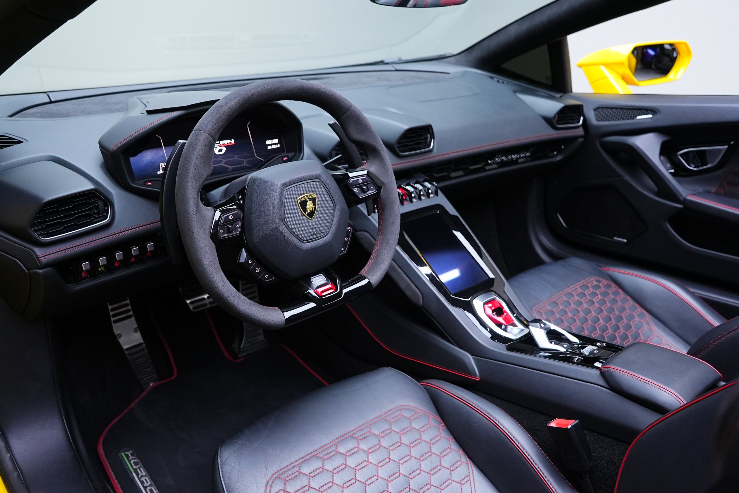 Аренда Lamborghini Huracan EVO в Дубае — фото 6