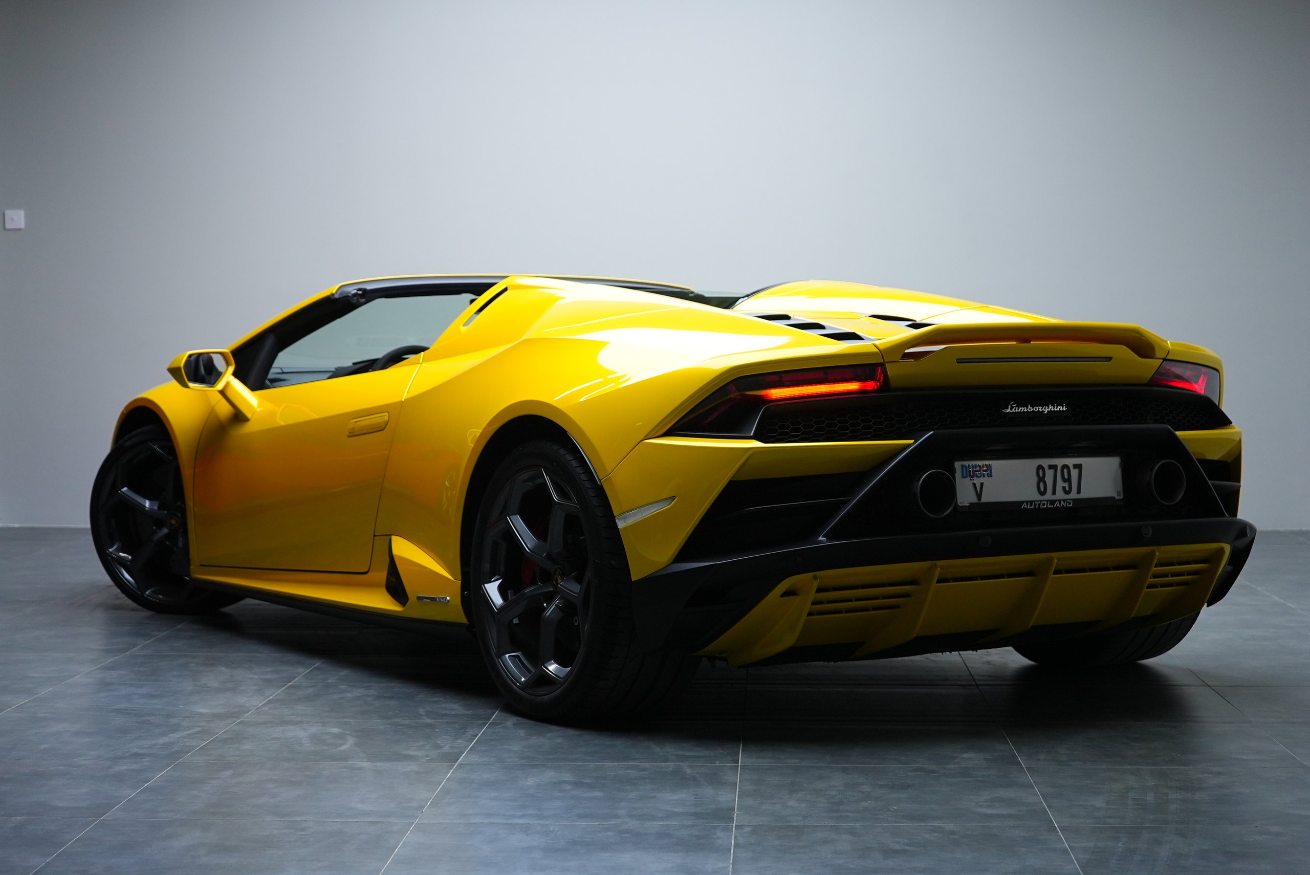Аренда Lamborghini Huracan EVO в Дубае — фото 2