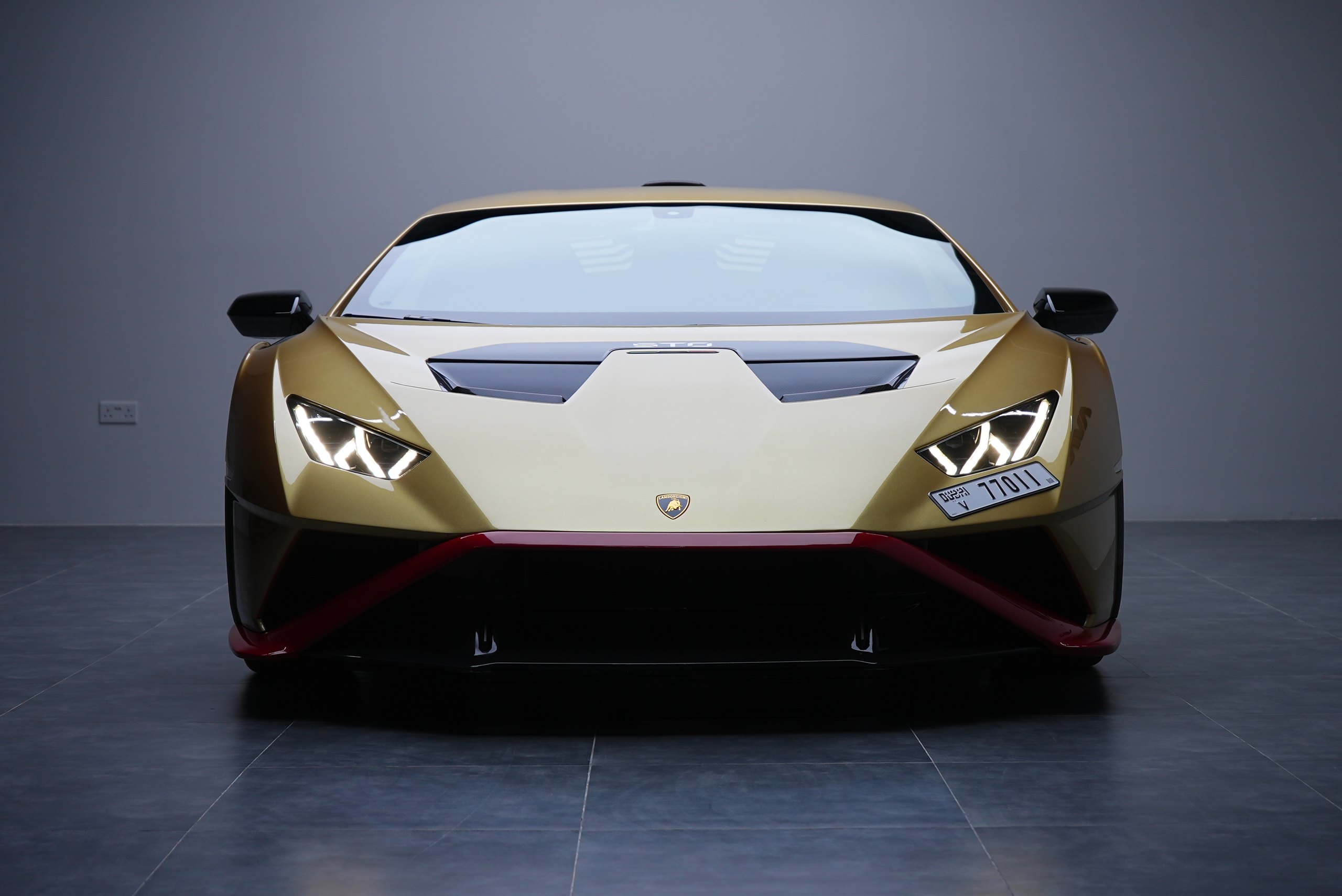 Аренда Lamborghini Huracan STO в Дубае — фото 4