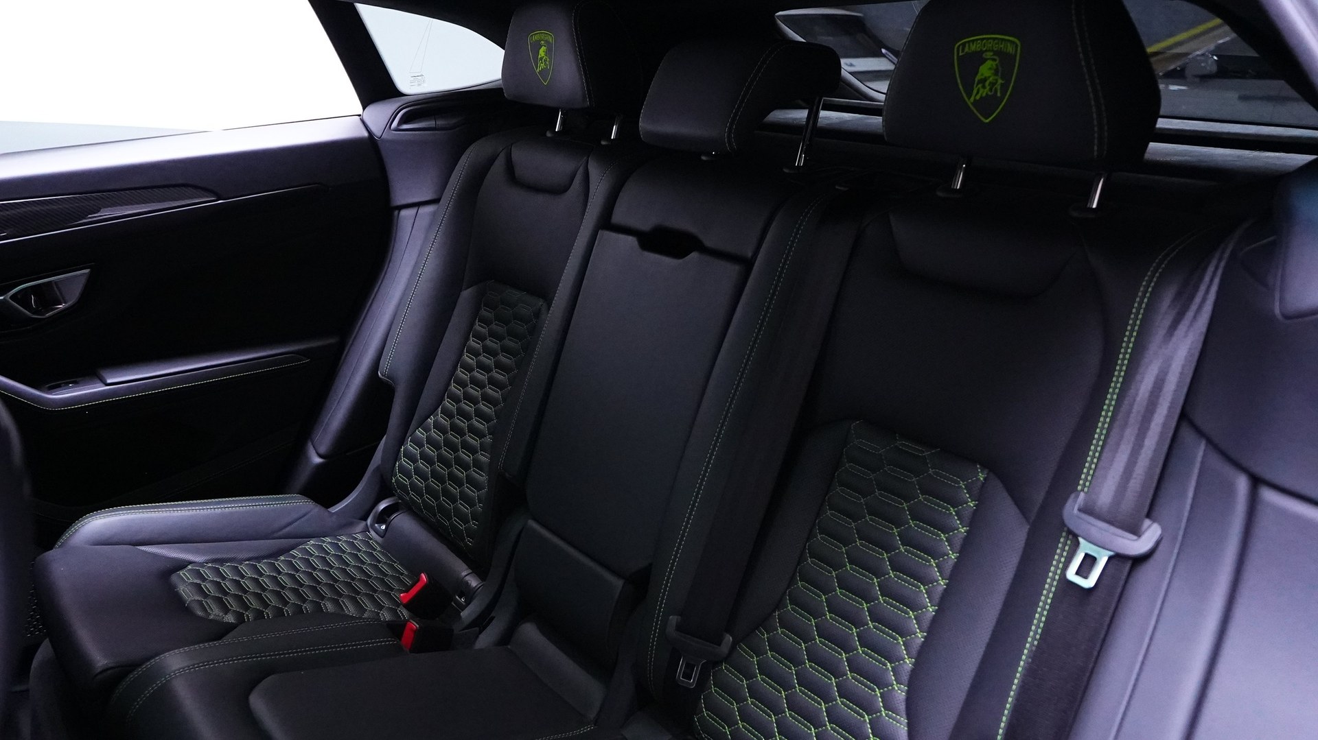 Аренда Lamborghini Urus Mansory в Дубае — фото 8