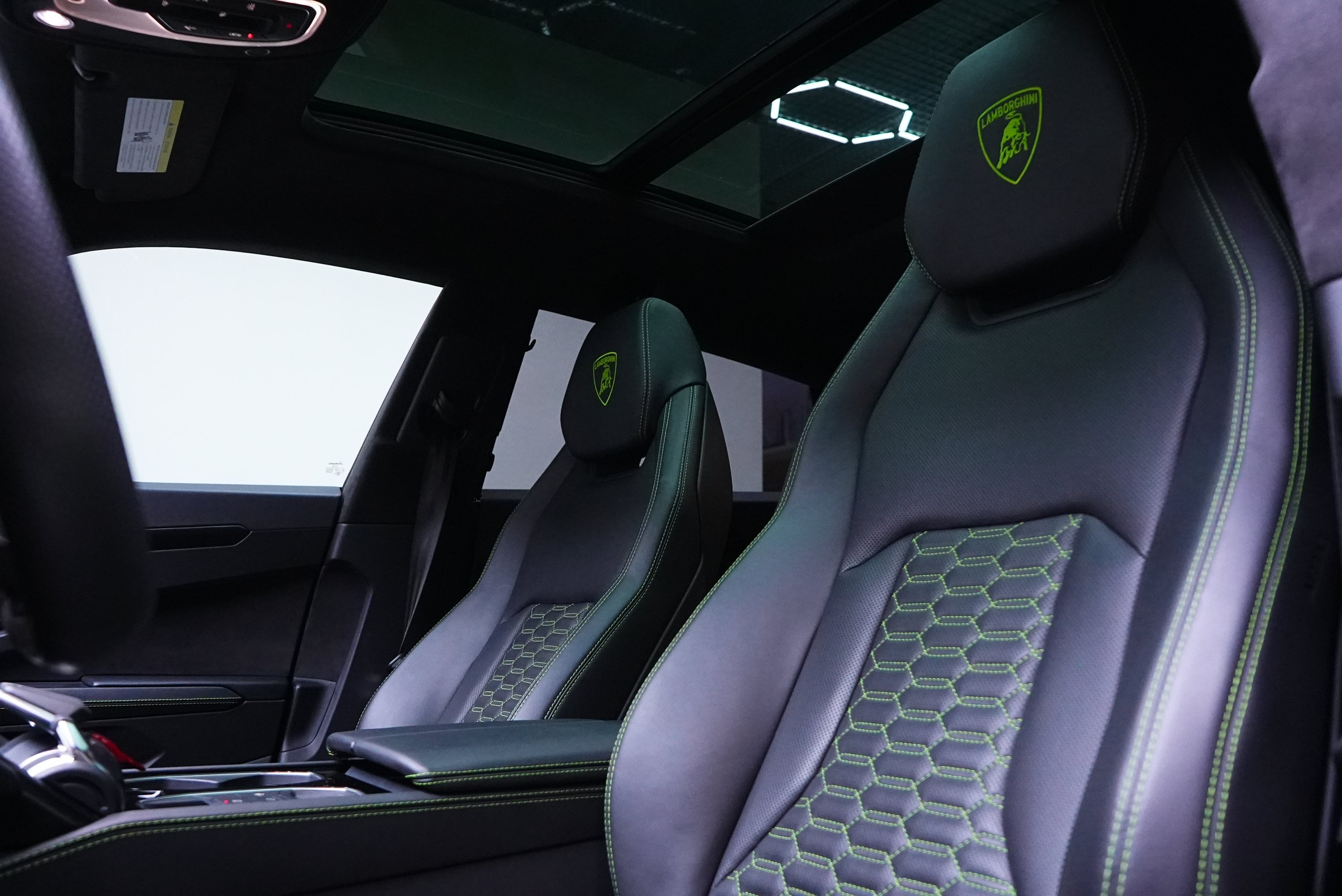 Аренда Lamborghini Urus Mansory в Дубае — фото 7