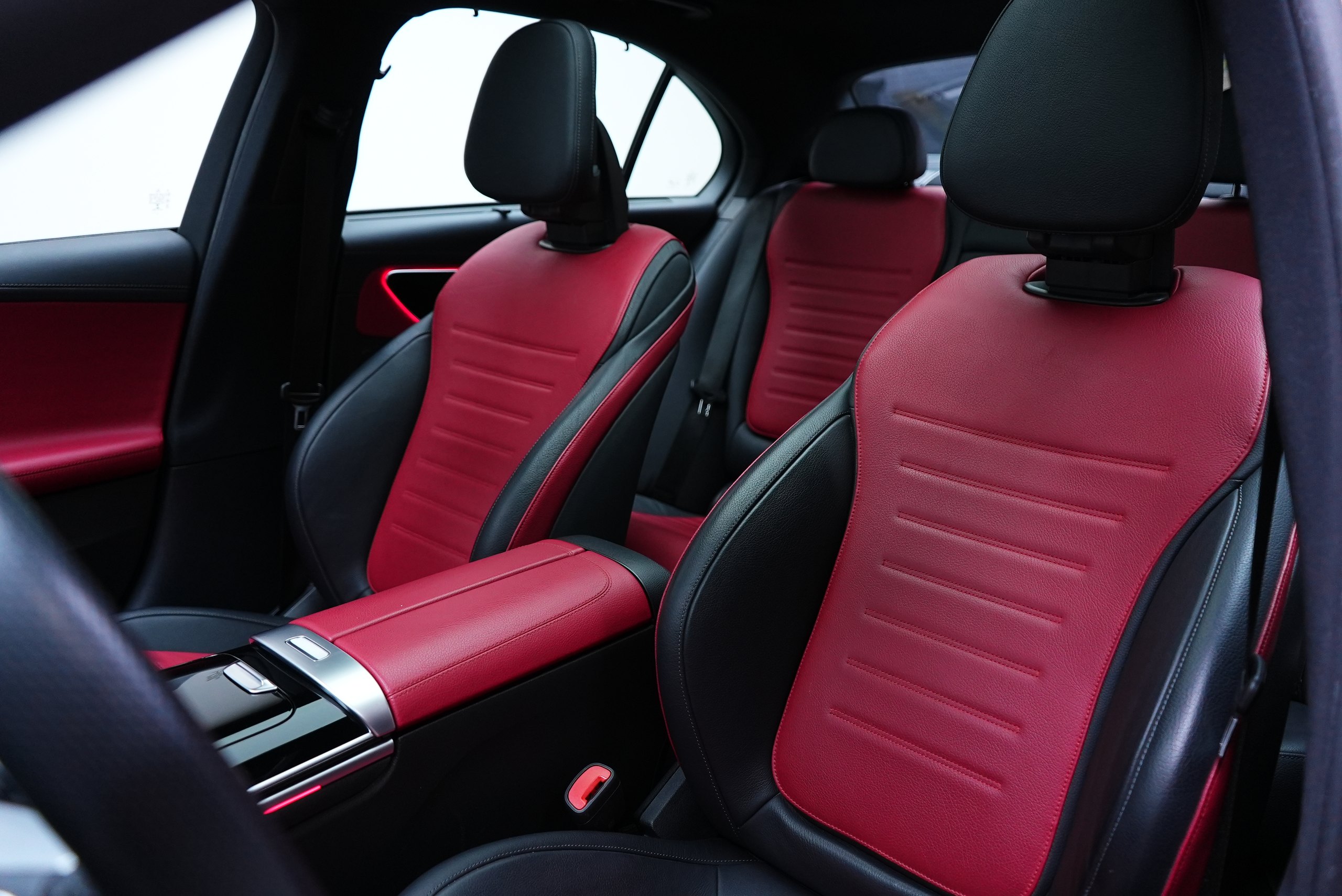 Аренда Mercedes C200 в Дубае — фото 7