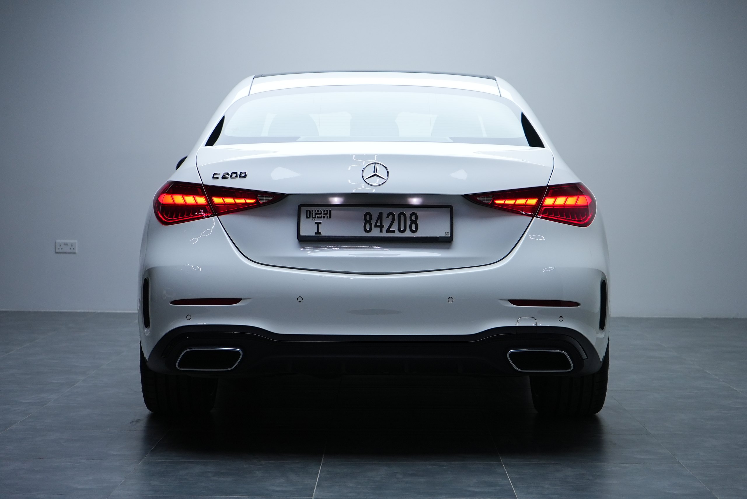 Аренда Mercedes C200 в Дубае — фото 5