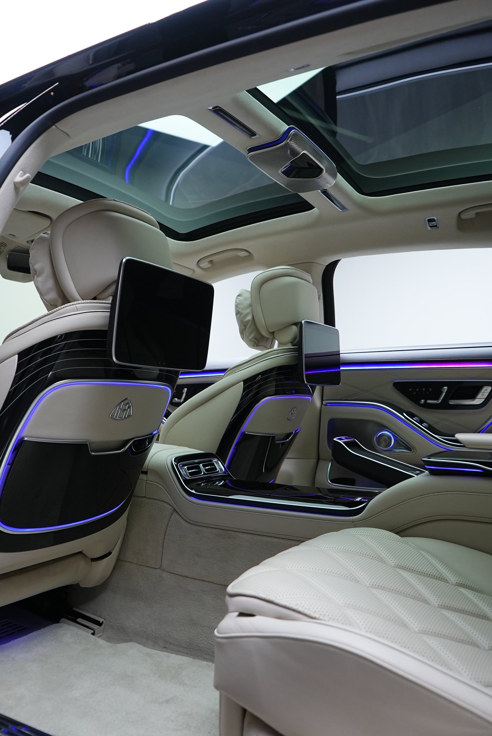 Аренда Mercedes Maybach S680 в Дубае — фото 7