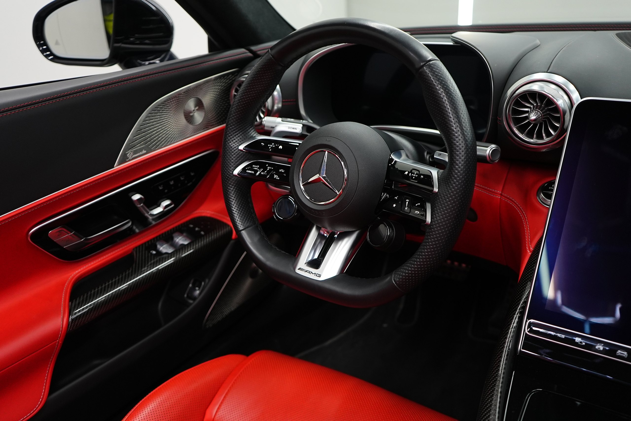 Аренда Mercedes SL 63 AMG в Дубае — фото 6