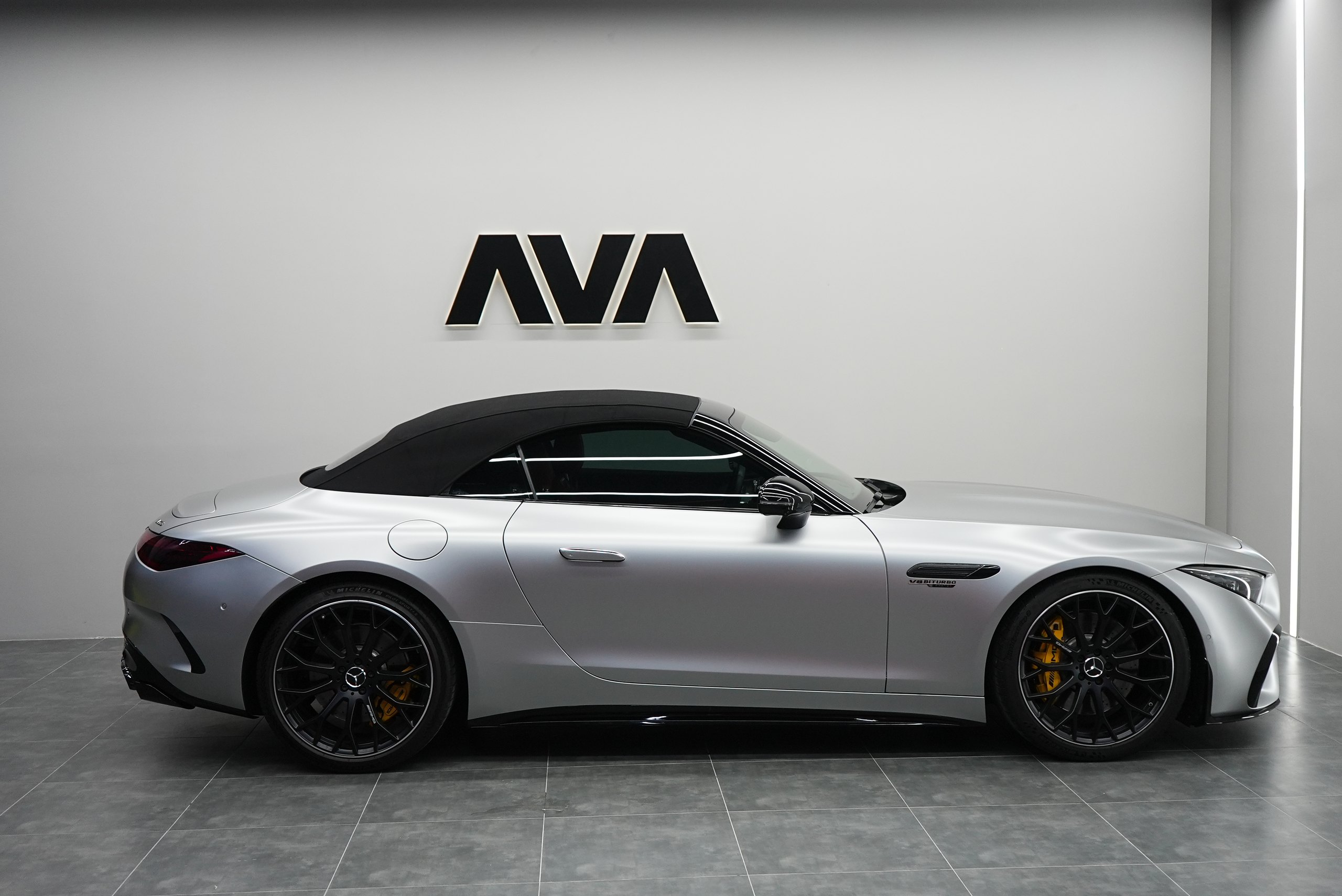 Аренда Mercedes SL 63 AMG в Дубае — фото 3