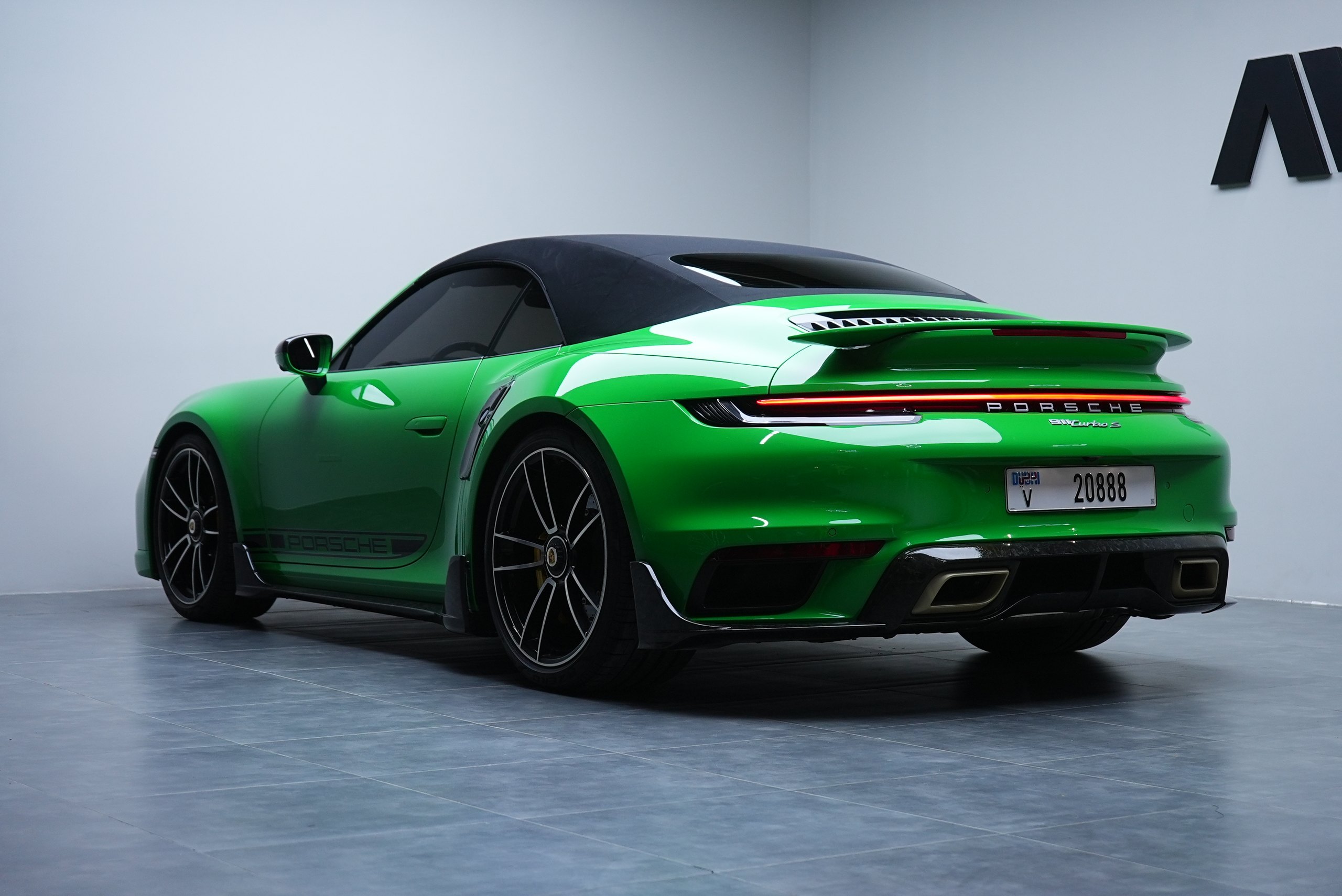 Аренда Porsche 911 Turbo S в Дубае — фото 2