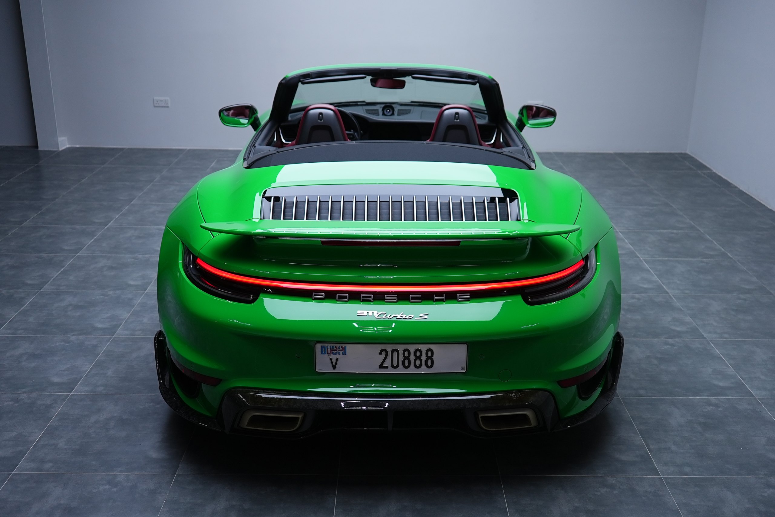 Аренда Porsche 911 Turbo S в Дубае — фото 5