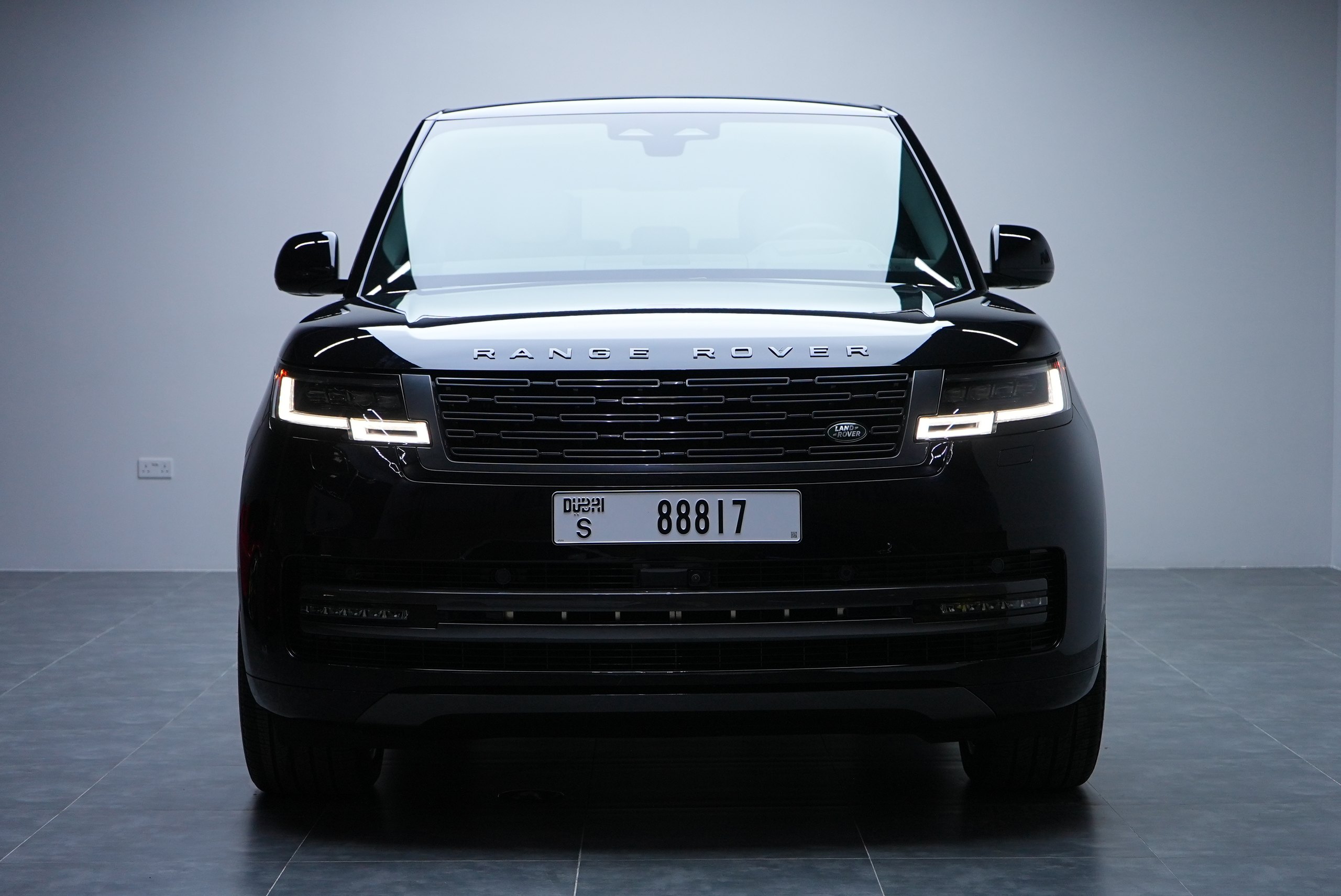 Аренда Range Rover Vogue 2025 Long в Дубае — фото 4