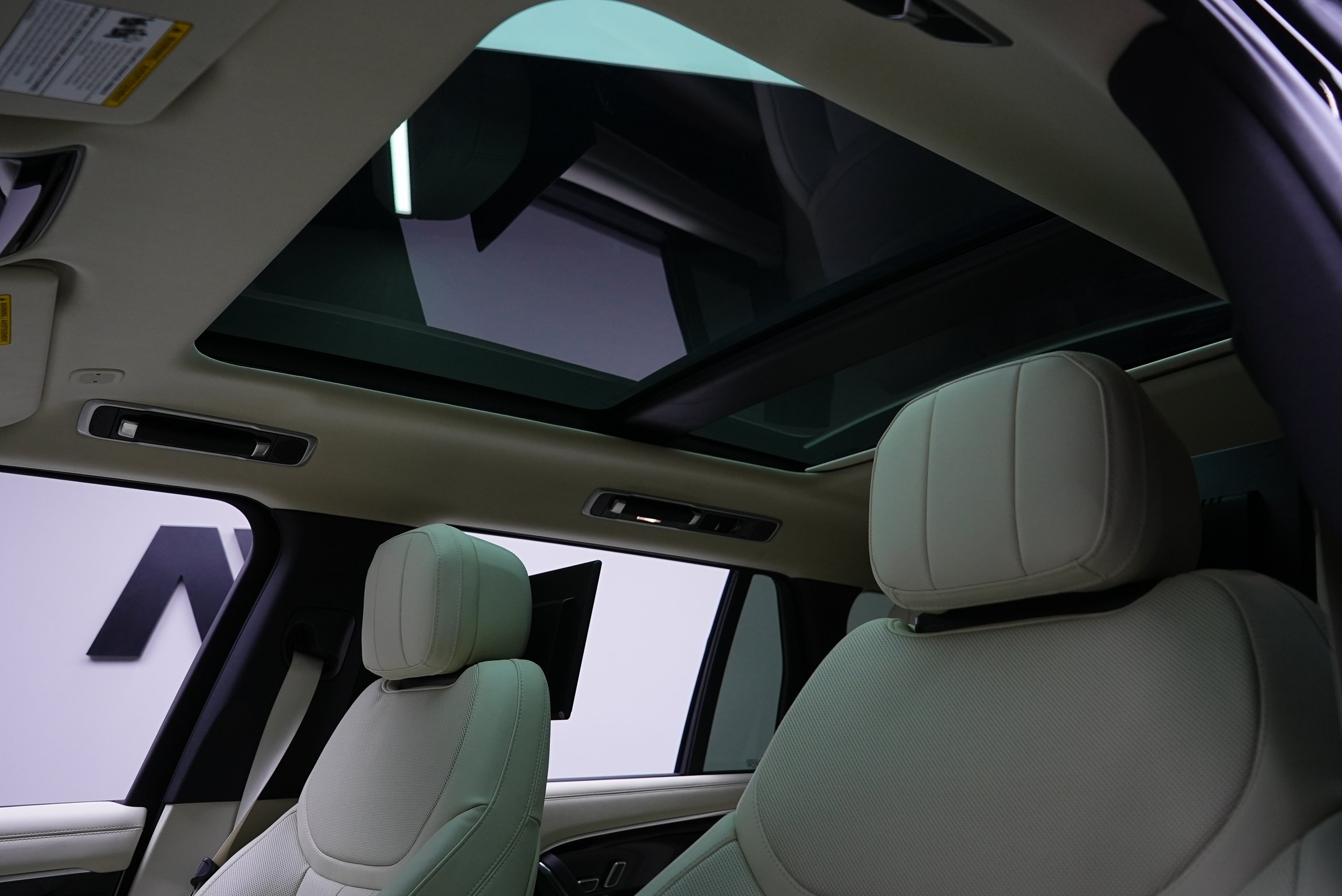 Аренда Range Rover Vogue 2025 Long в Дубае — фото 7