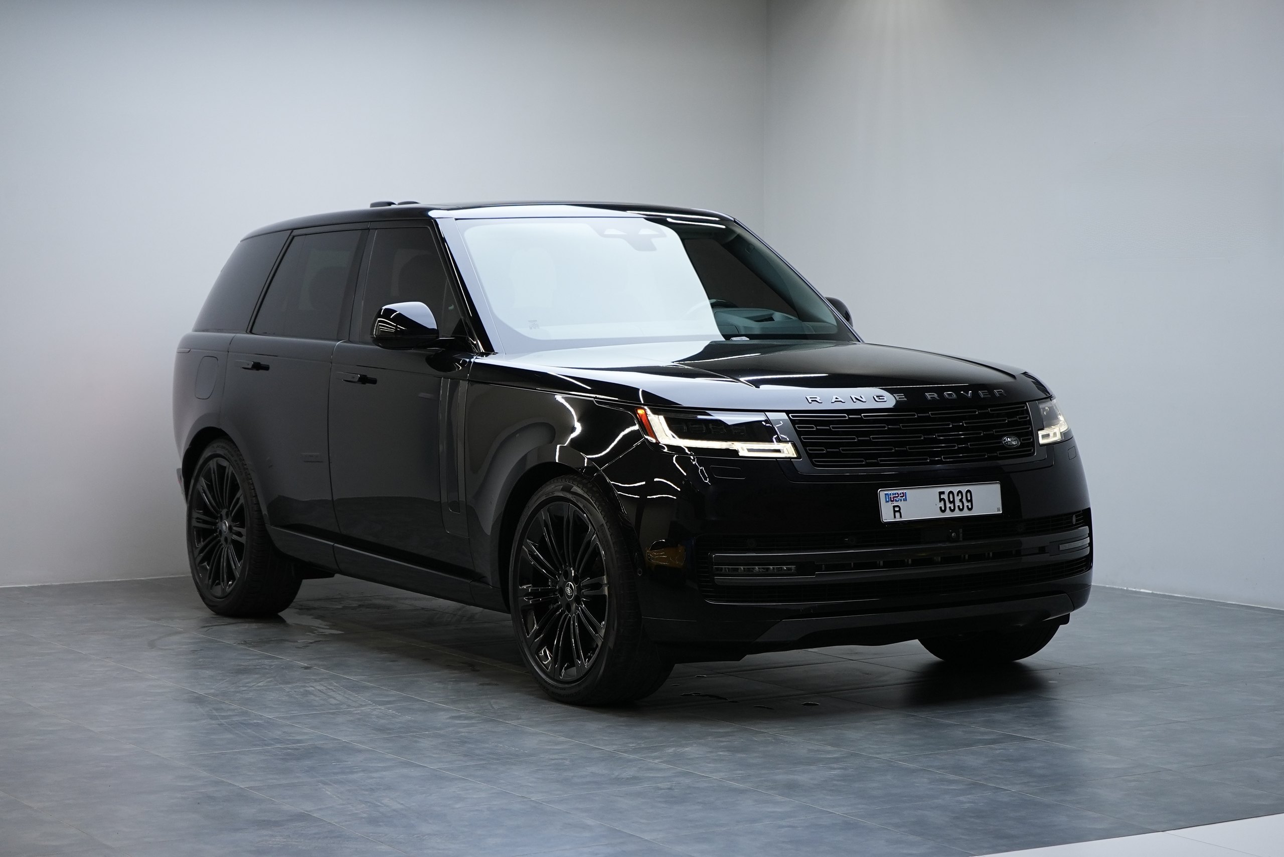 Аренда Range Rover HSE Vogue 1st Edition в Дубае
