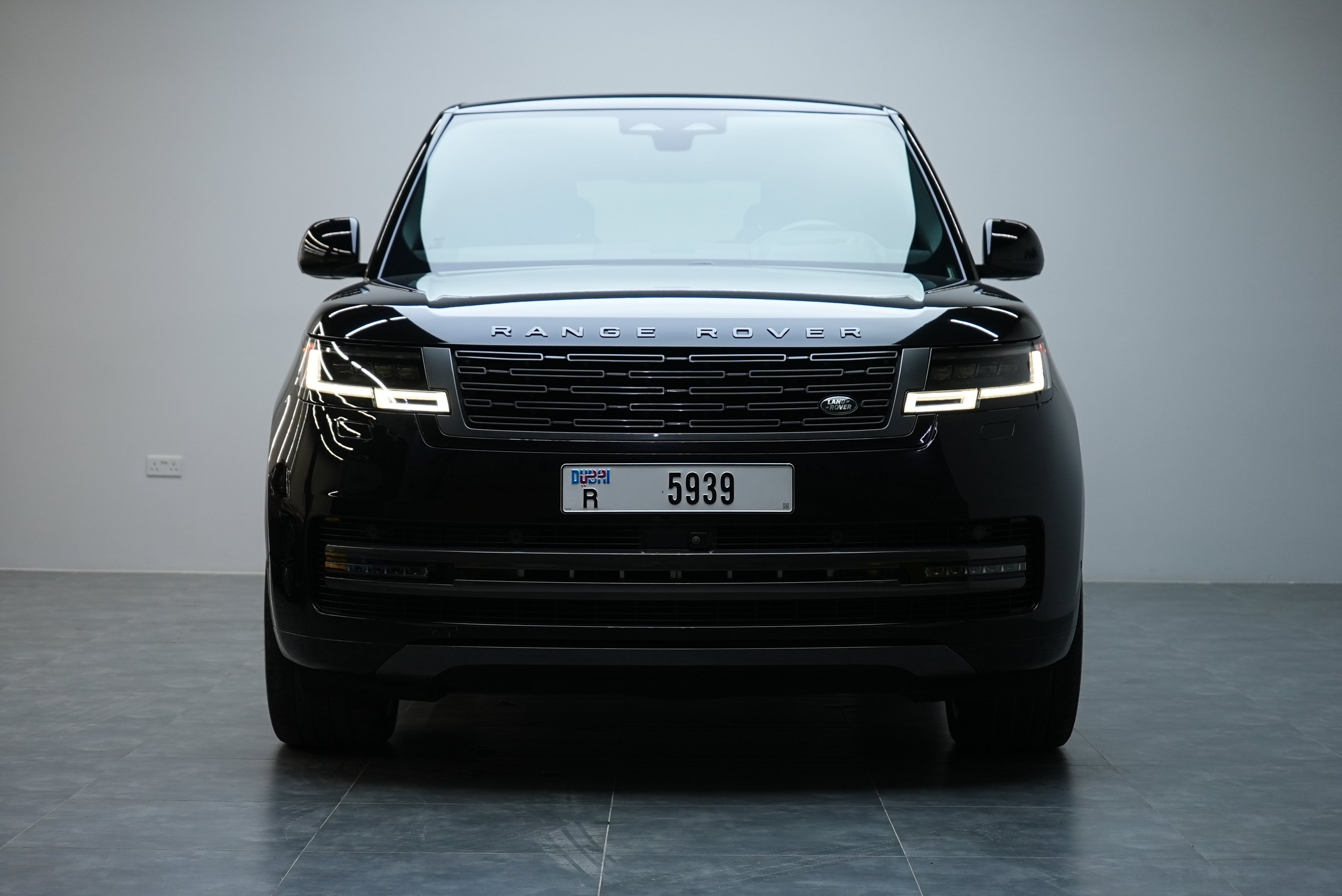 Аренда Range Rover HSE Vogue 1st Edition в Дубае — фото 4