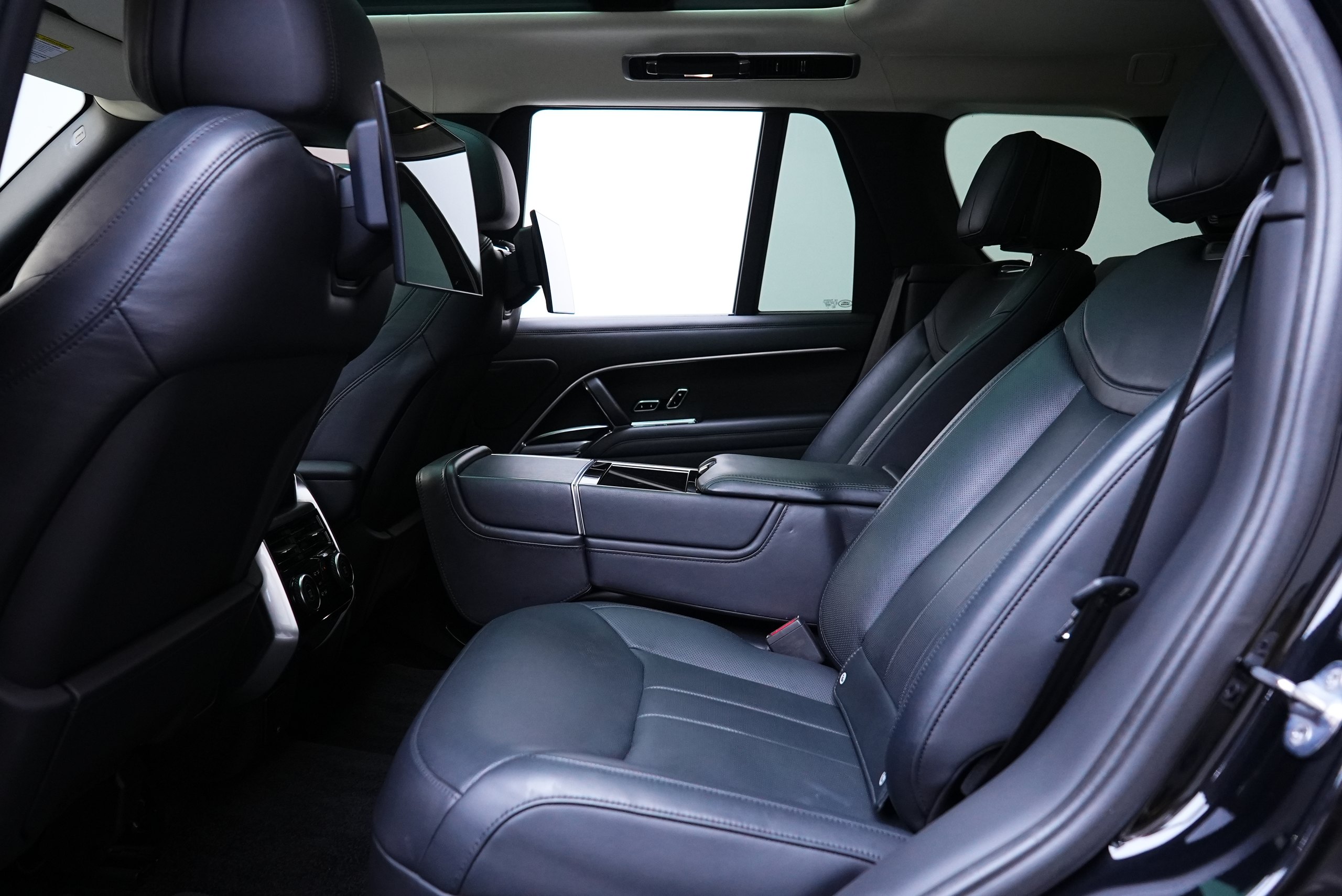 Аренда Range Rover HSE Vogue 1st Edition в Дубае — фото 8