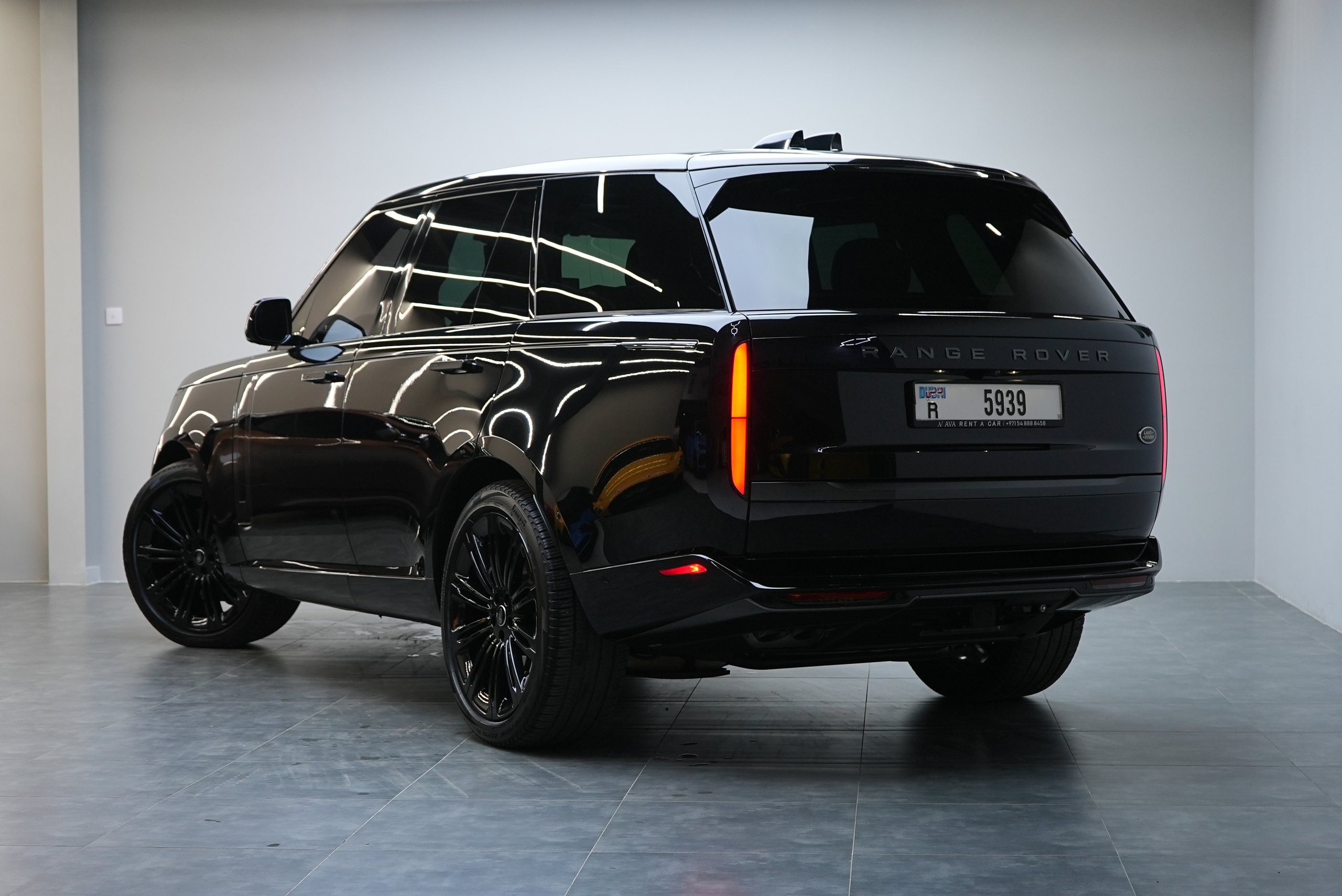 Аренда Range Rover HSE Vogue 1st Edition в Дубае — фото 2