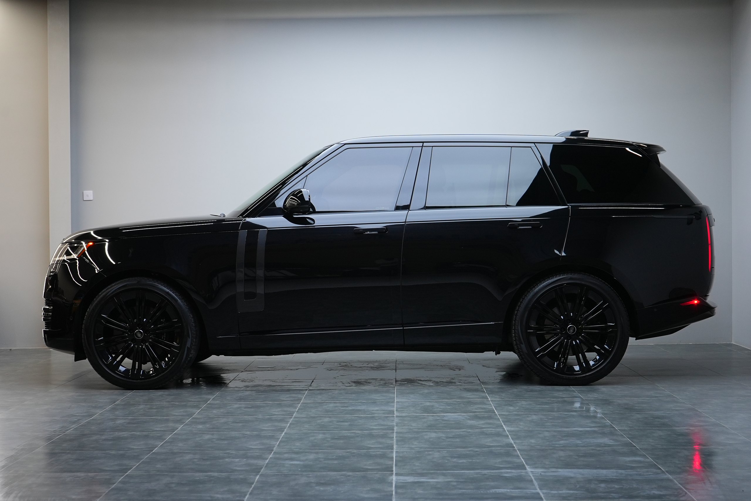 Аренда Range Rover HSE Vogue 1st Edition в Дубае — фото 3