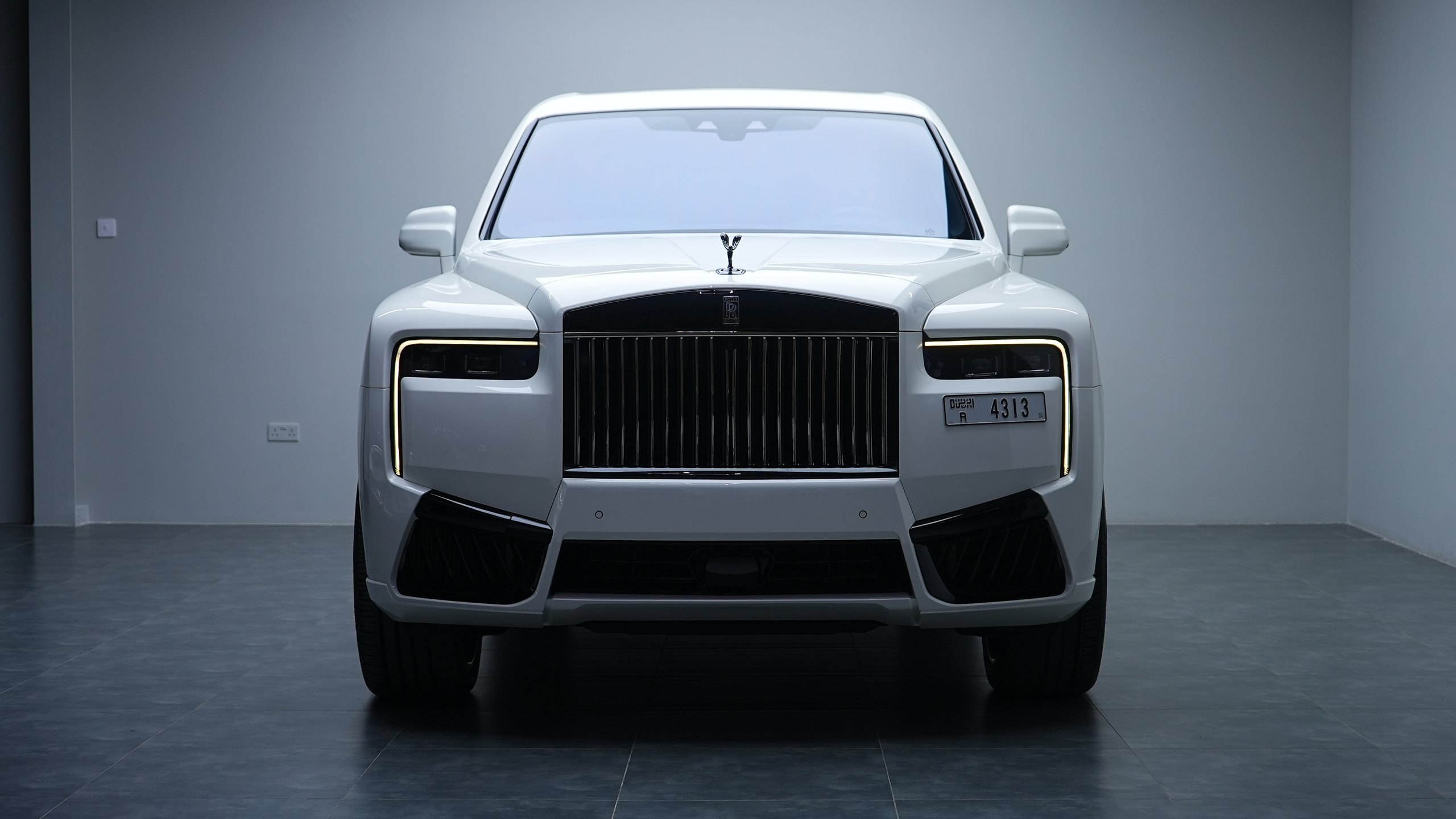 Аренда Rolls-Royce Cullinan 2025 Facelift в Дубае — фото 4