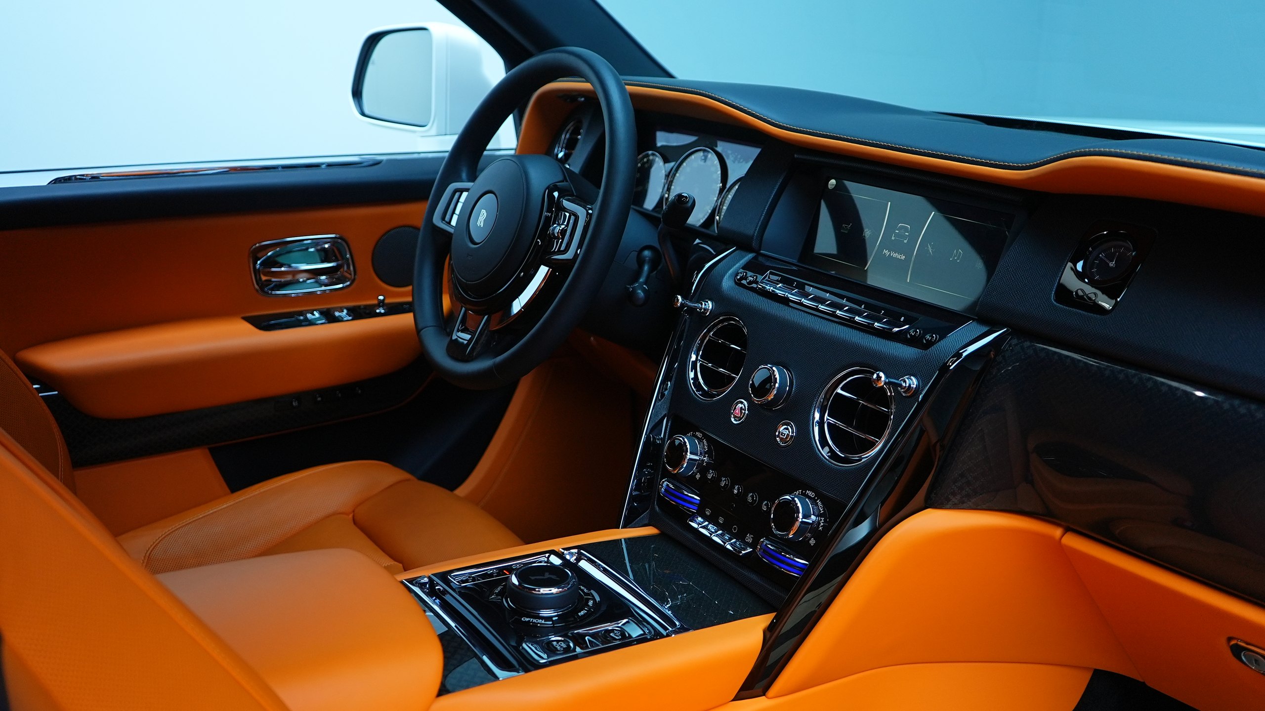 Аренда Rolls-Royce Cullinan 2025 Facelift в Дубае — фото 6