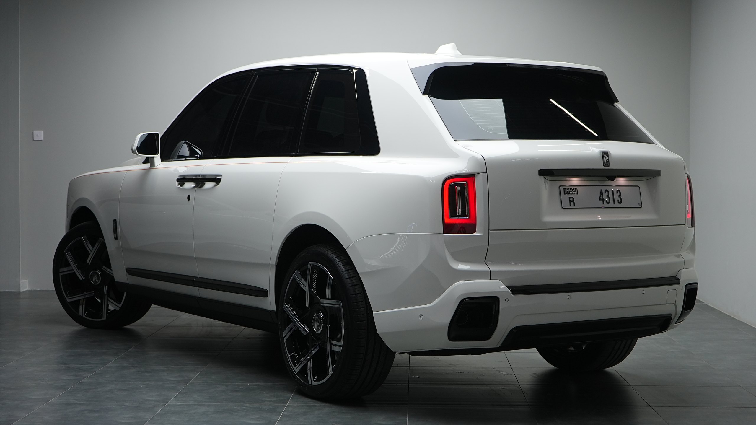 Аренда Rolls-Royce Cullinan 2025 Facelift в Дубае — фото 2