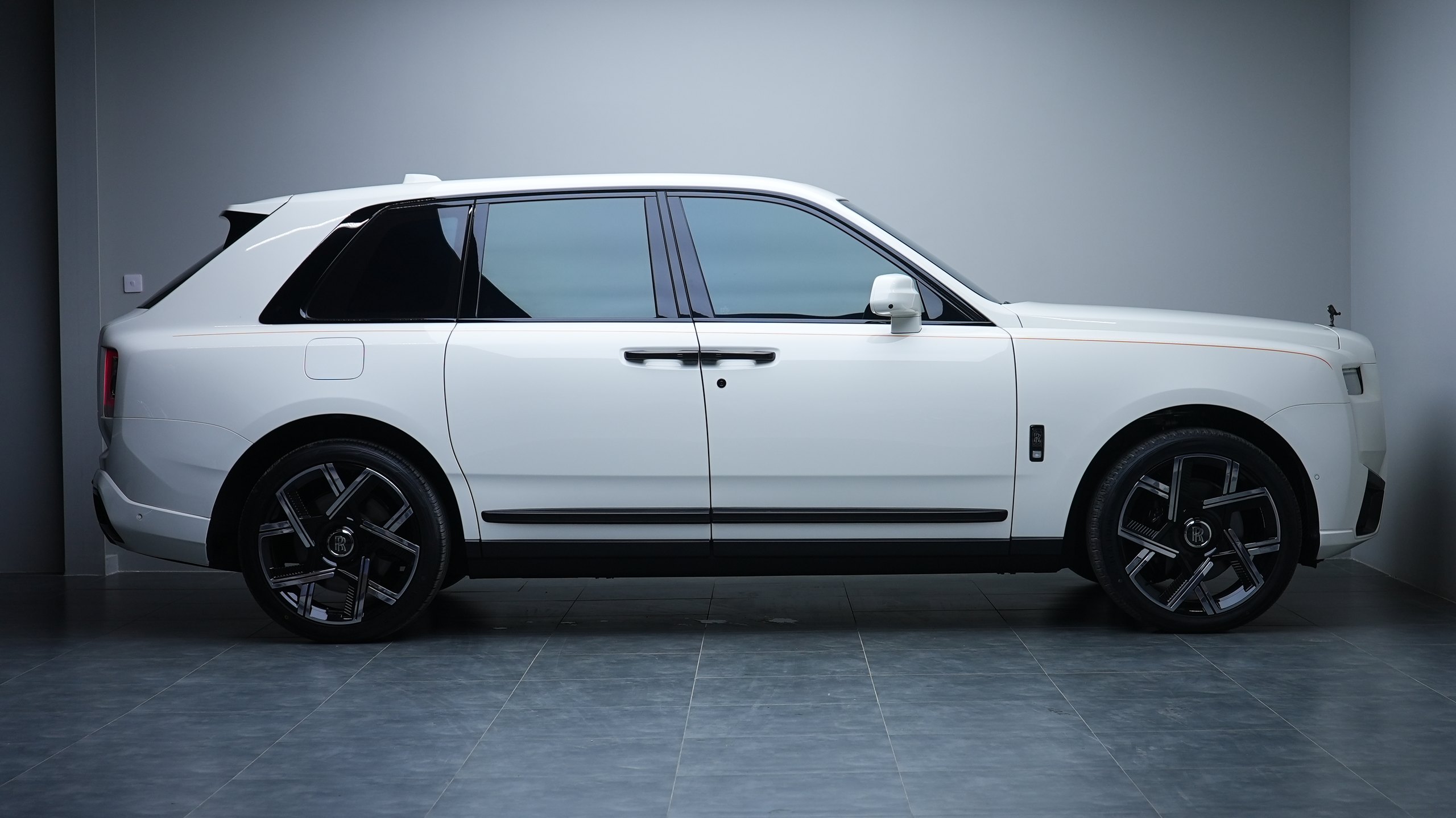 Аренда Rolls-Royce Cullinan 2025 Facelift в Дубае — фото 3