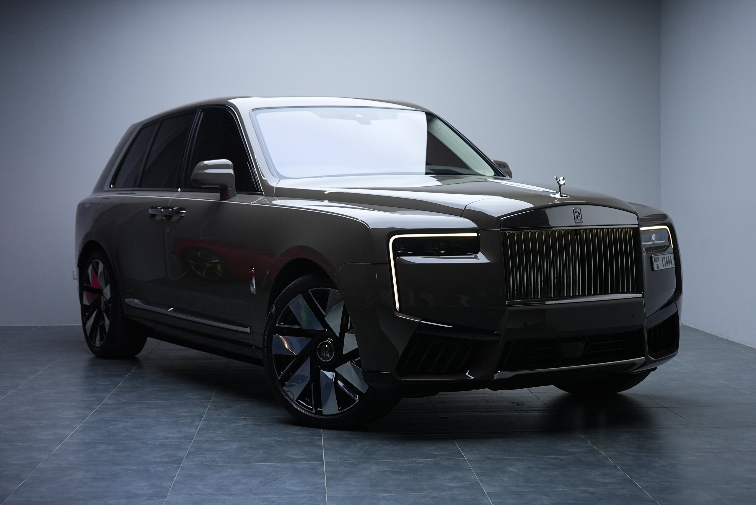 Аренда Rolls-Royce Cullinan 2025 в Дубае