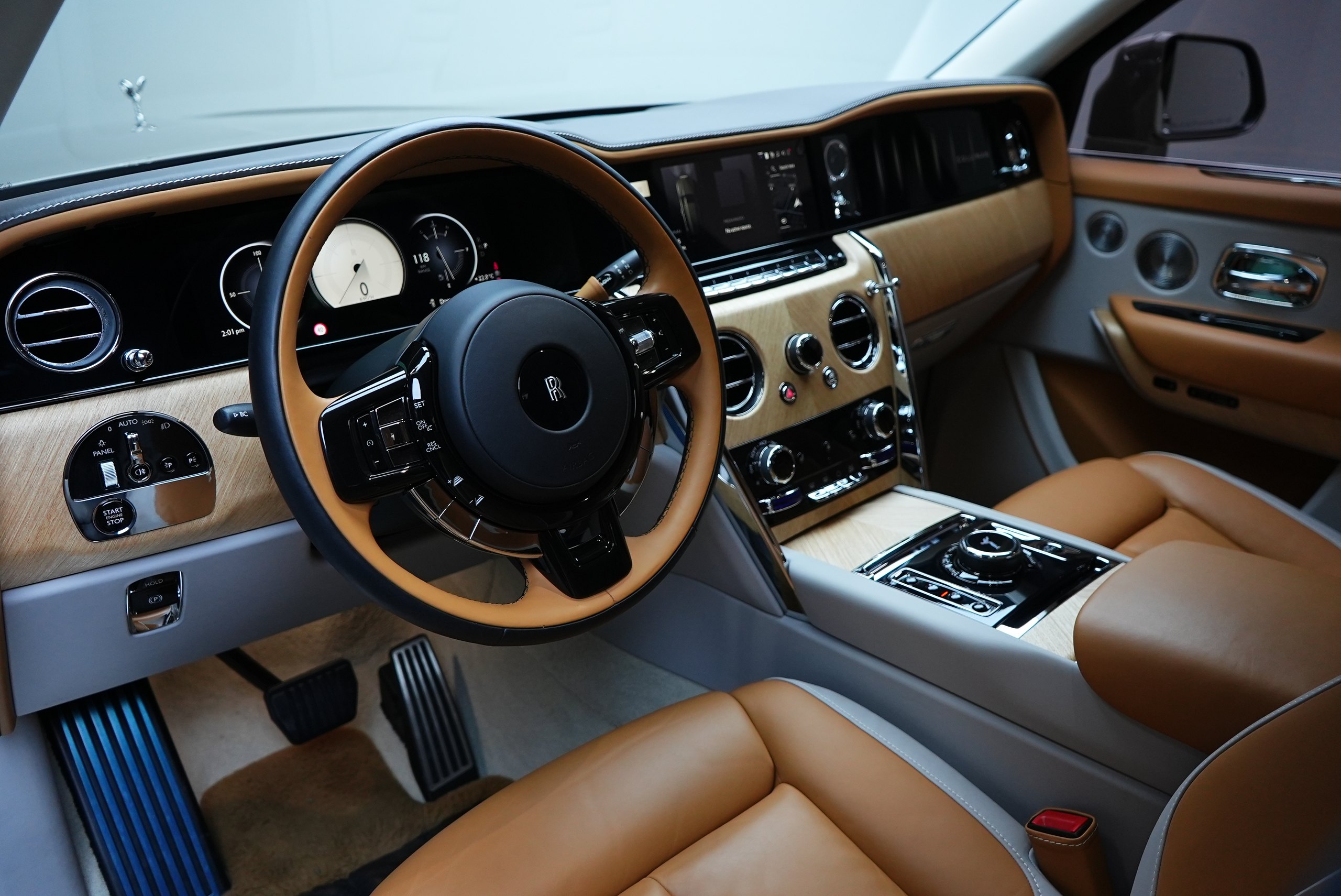 Аренда Rolls-Royce Cullinan 2025 в Дубае — фото 6