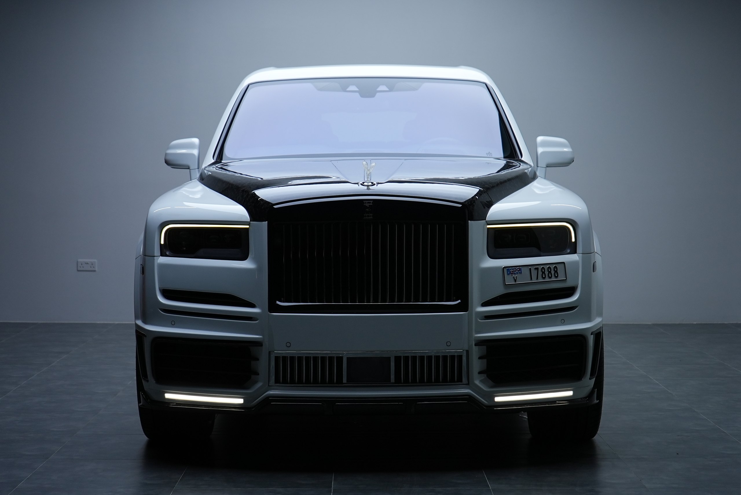 Аренда Rolls-Royce Cullinan Mansory в Дубае — фото 4
