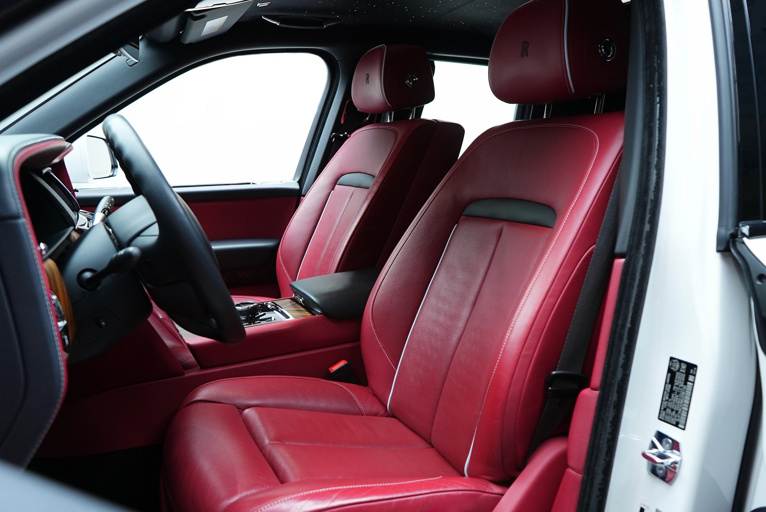 Аренда Rolls-Royce Cullinan Mansory в Дубае — фото 7