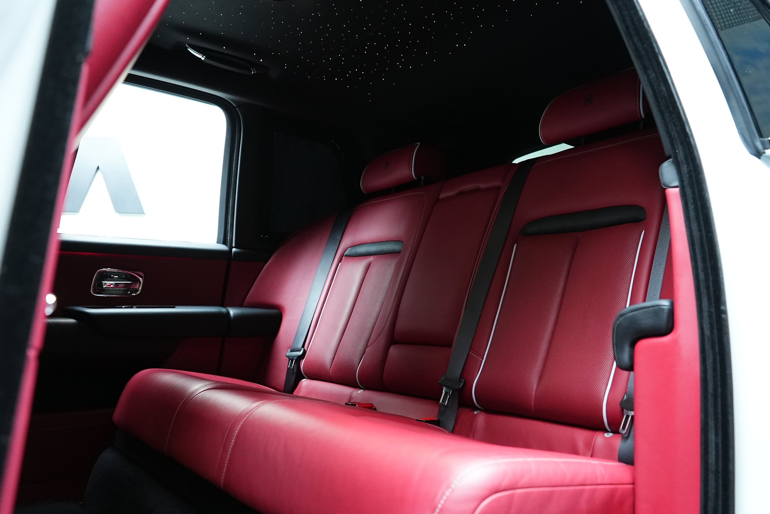 Аренда Rolls-Royce Cullinan Mansory в Дубае — фото 8