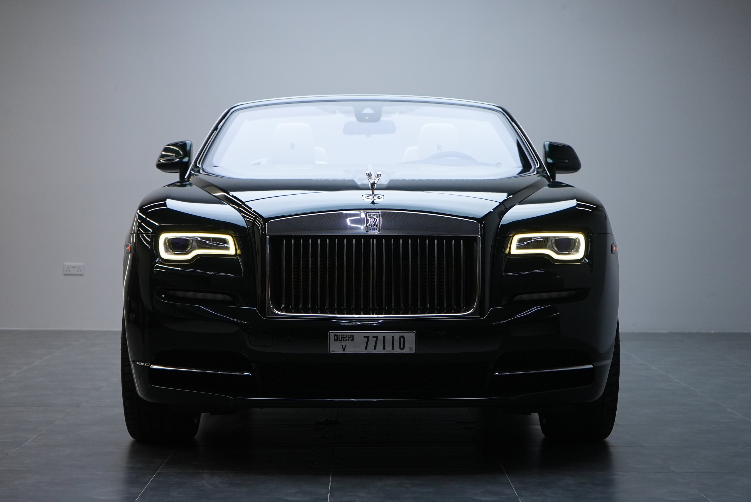 Аренда Rolls-Royce Dawn в Дубае — фото 4