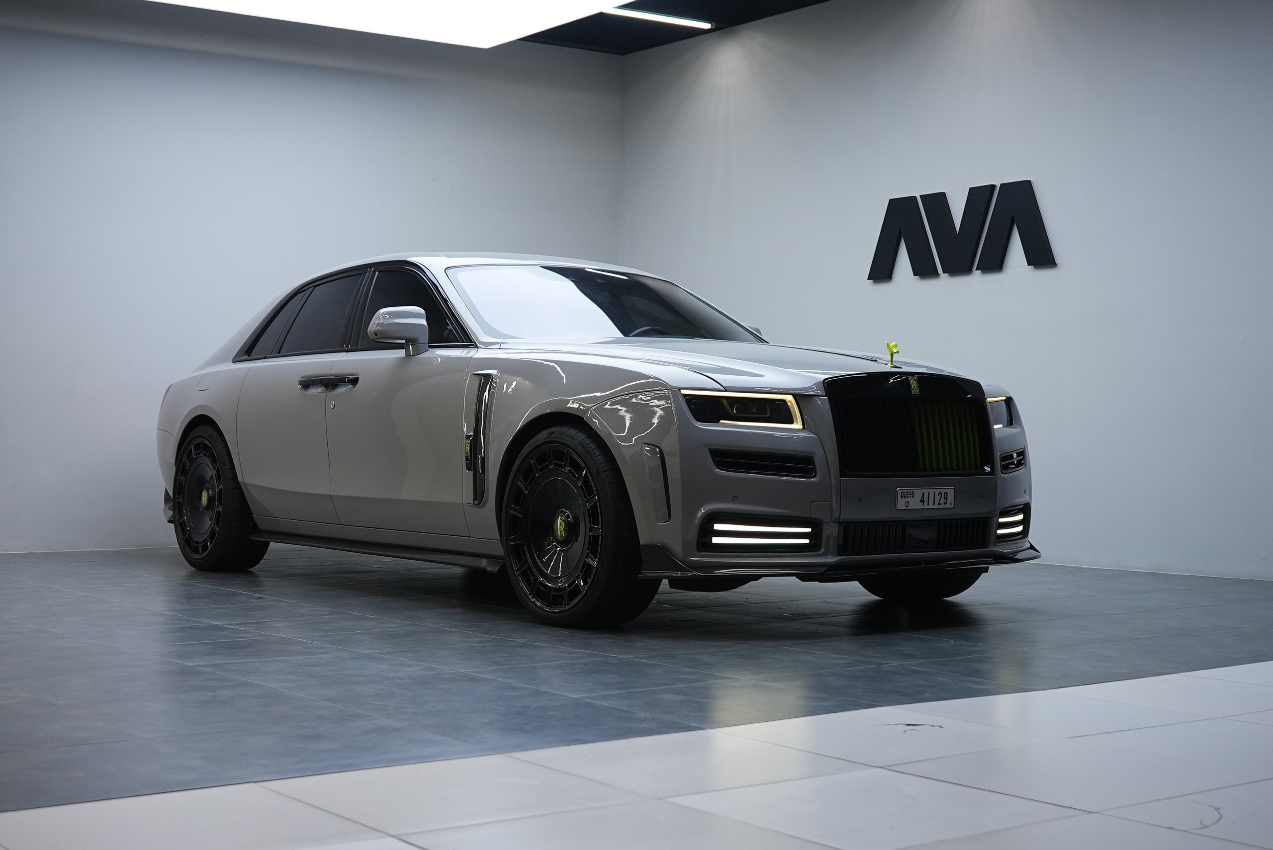 Аренда Rolls-Royce Ghost Mansory в Дубае — фото 1