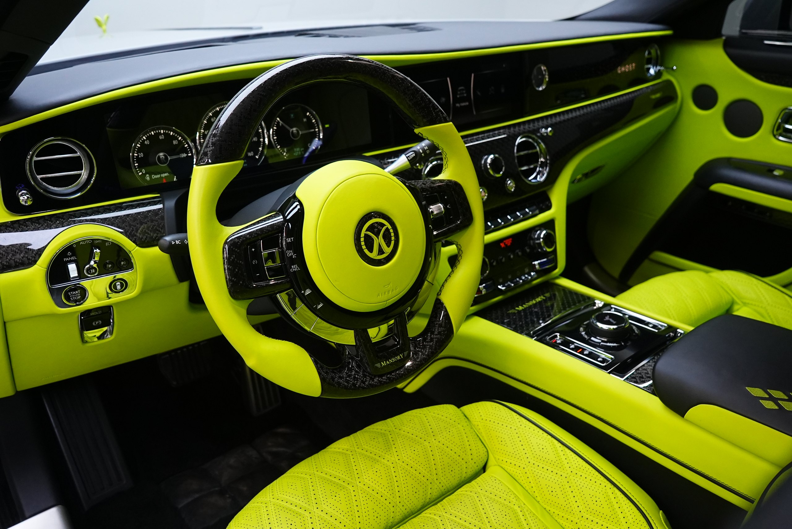 Аренда Rolls-Royce Ghost Mansory в Дубае — фото 6