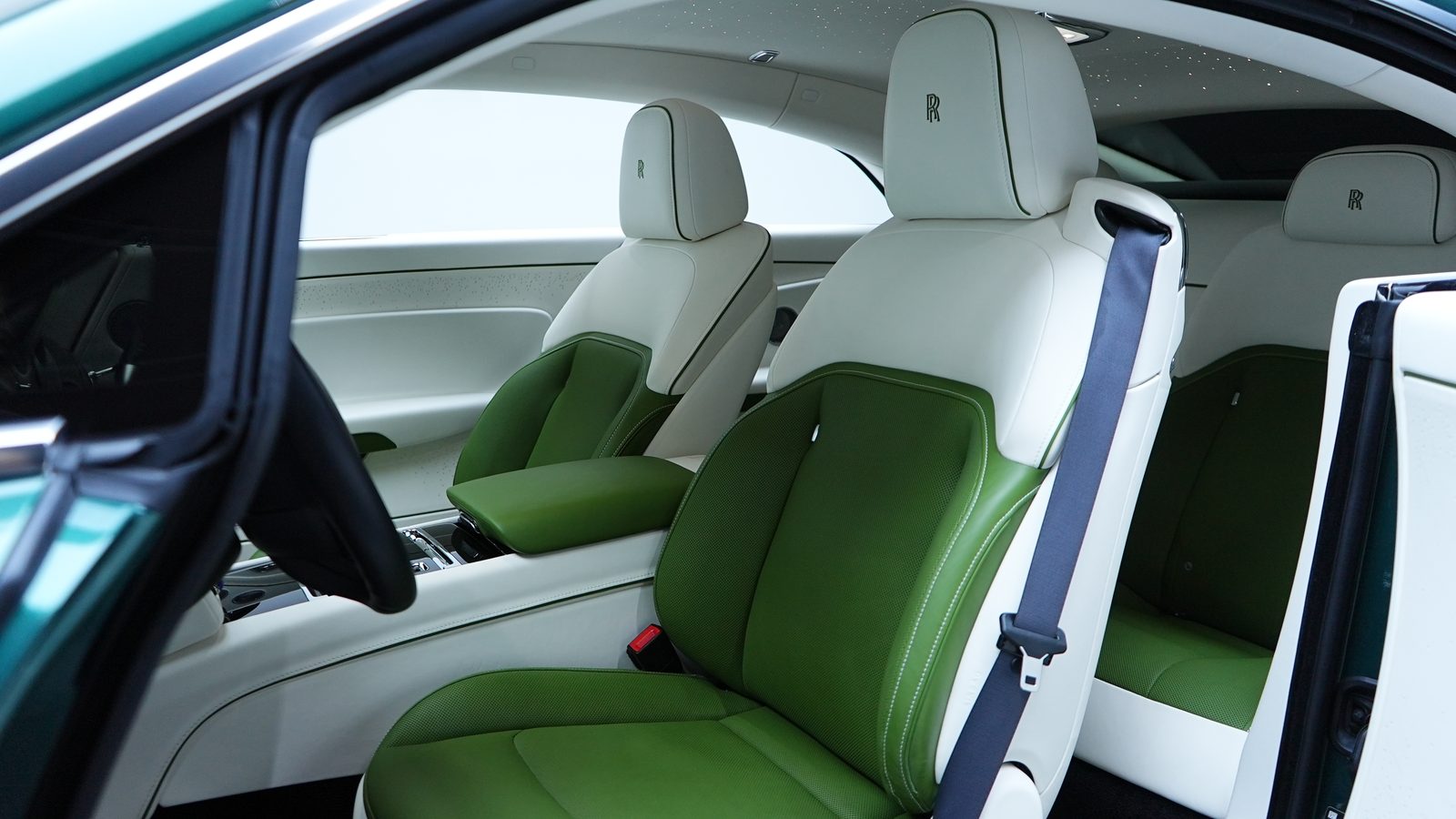 Аренда Rolls-Royce Spectre в Дубае — фото 7