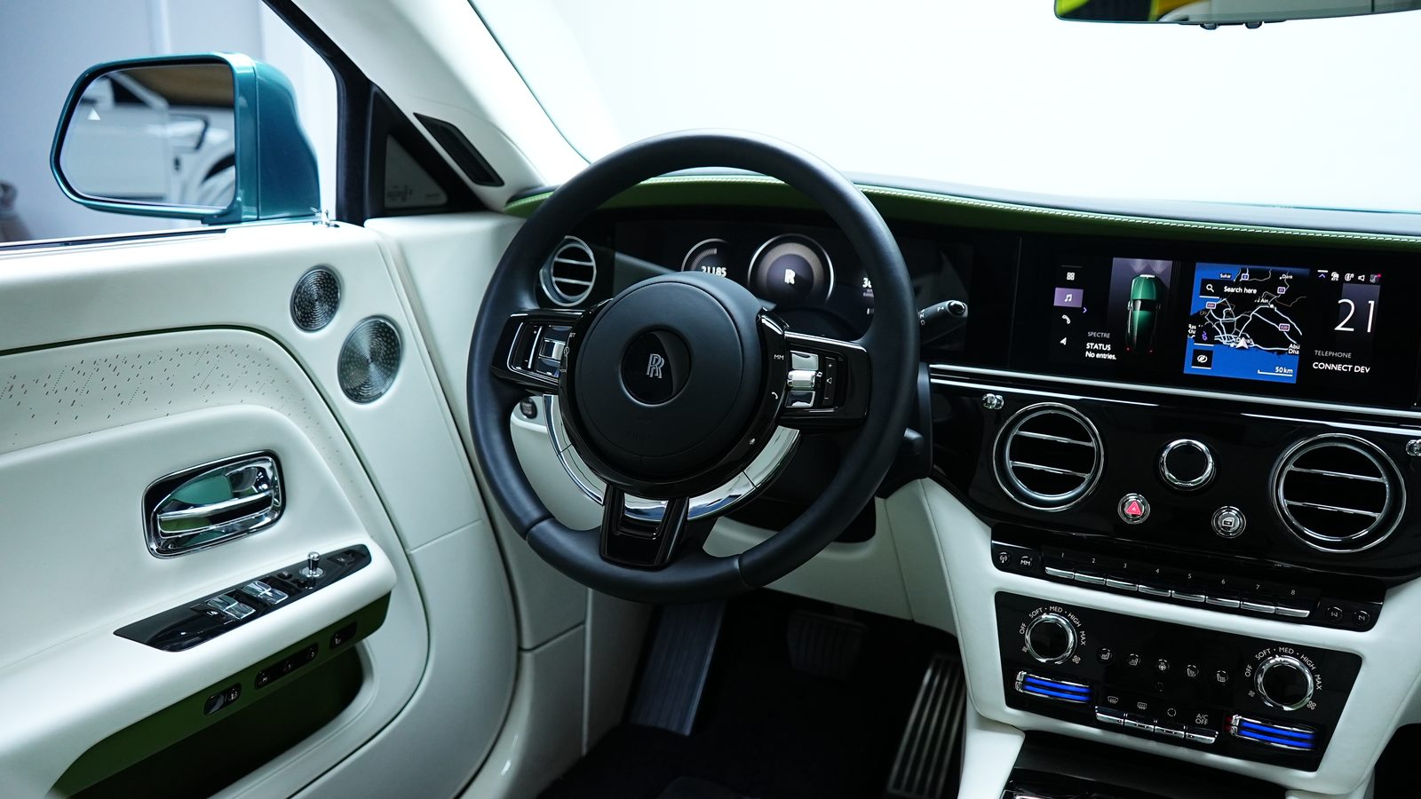 Аренда Rolls-Royce Spectre в Дубае — фото 6